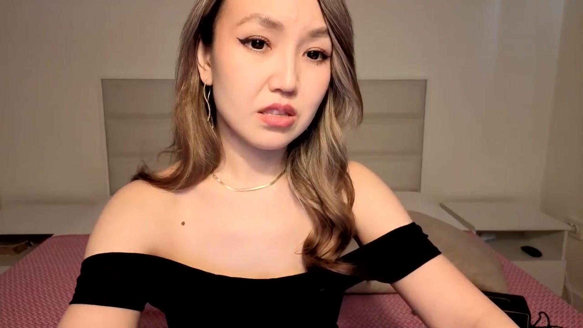 Gallery image thumbnail from Mellifluous_'s myfreecams stream on, 03/07/2026, 11:37 image 2 of 20