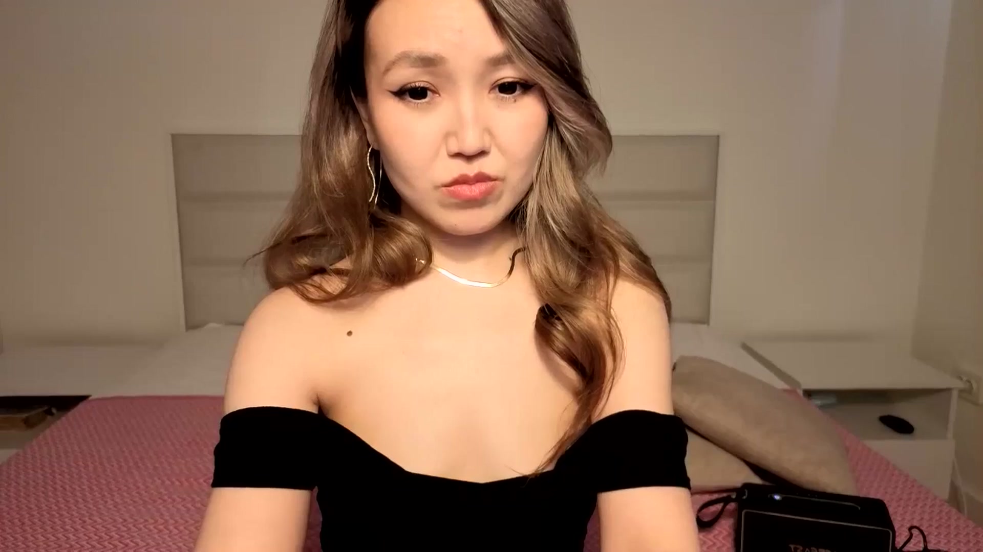 Gallery image thumbnail from Mellifluous_'s myfreecams stream on, 03/07/2026, 11:37 image 4 of 20