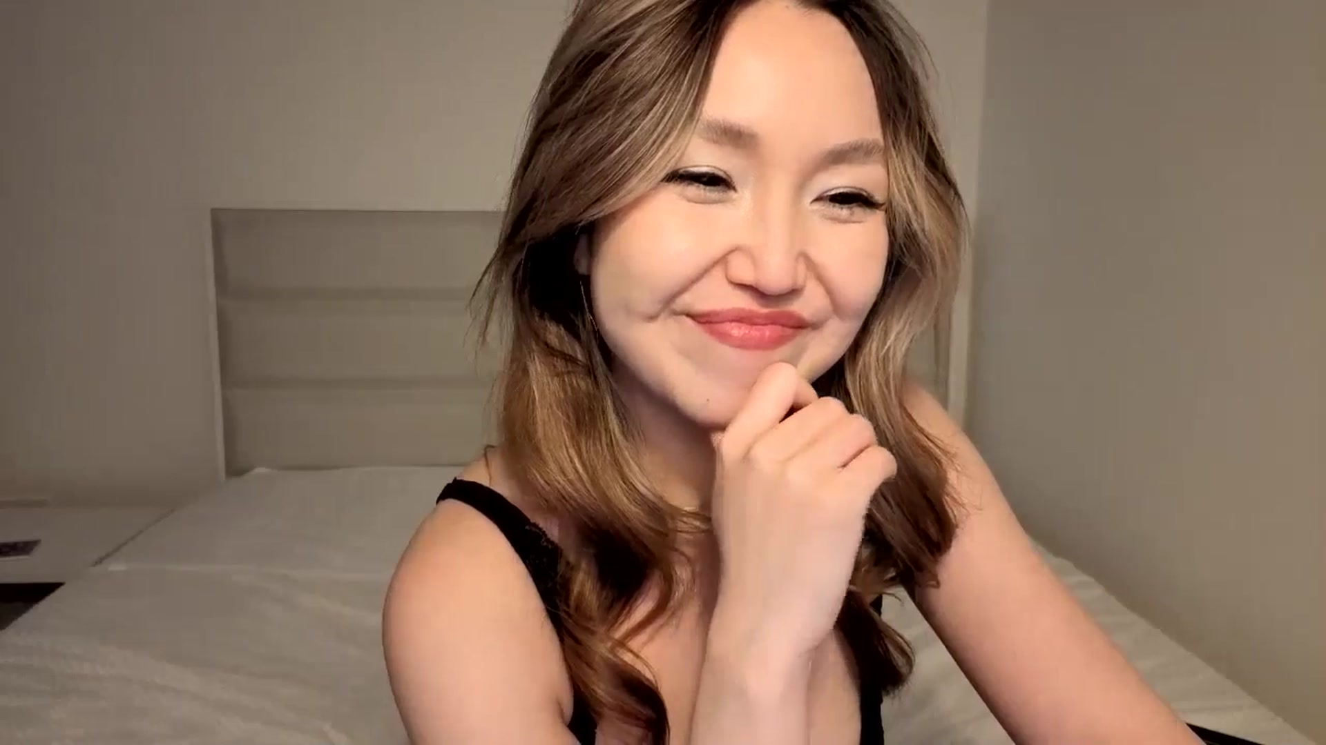 Gallery image thumbnail from Mellifluous_'s myfreecams stream on, 03/29/2026, 09:02 image 14 of 20
