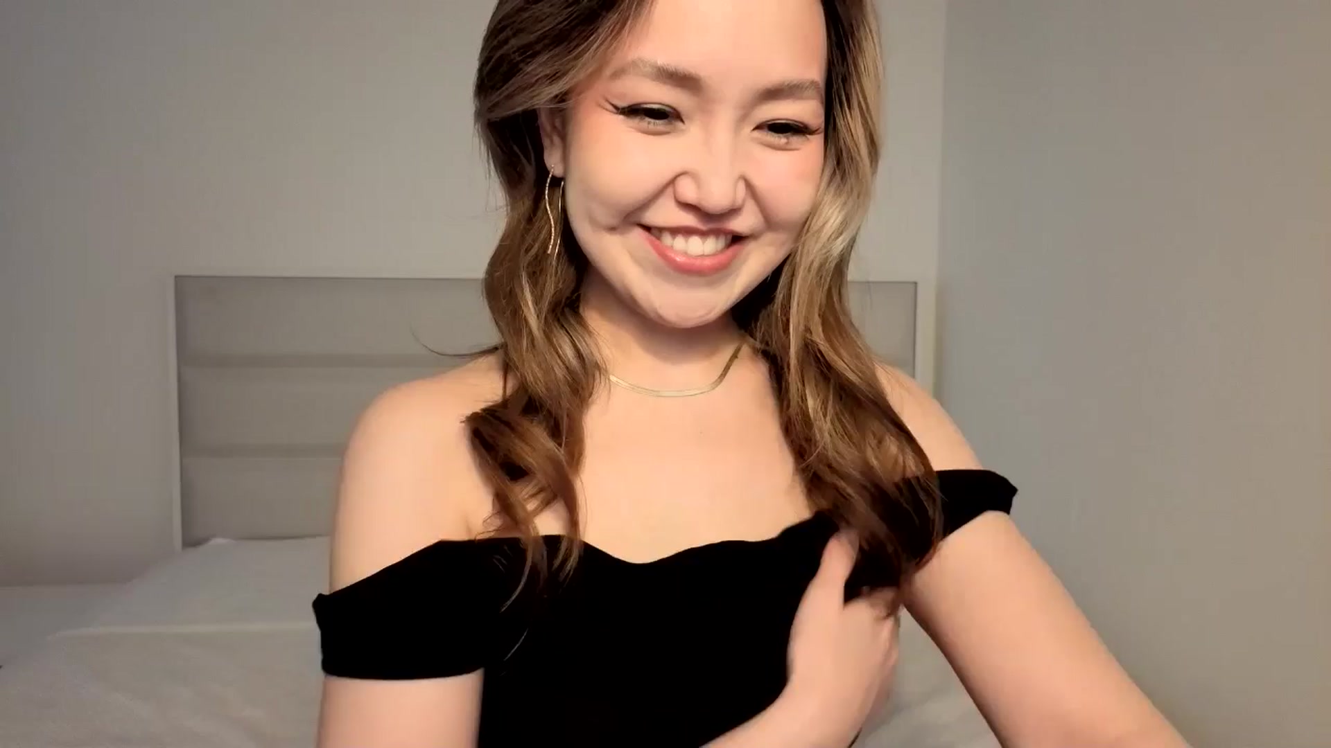Gallery image thumbnail from Mellifluous_'s myfreecams stream on, 03/30/2026, 08:09 image 1 of 20