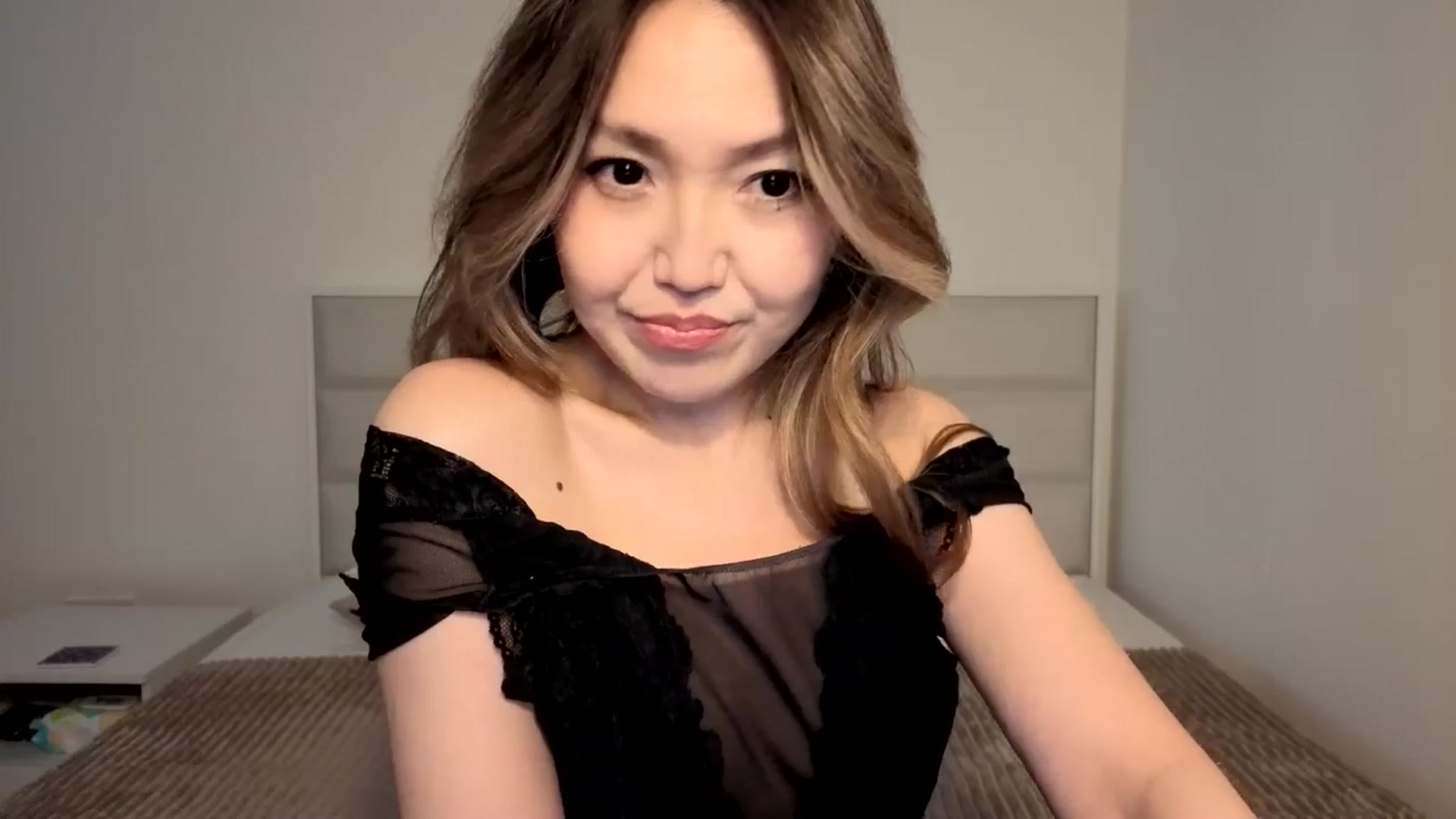Gallery image thumbnail from Mellifluous_'s myfreecams stream on, 04/10/2026, 08:40 image 11 of 20