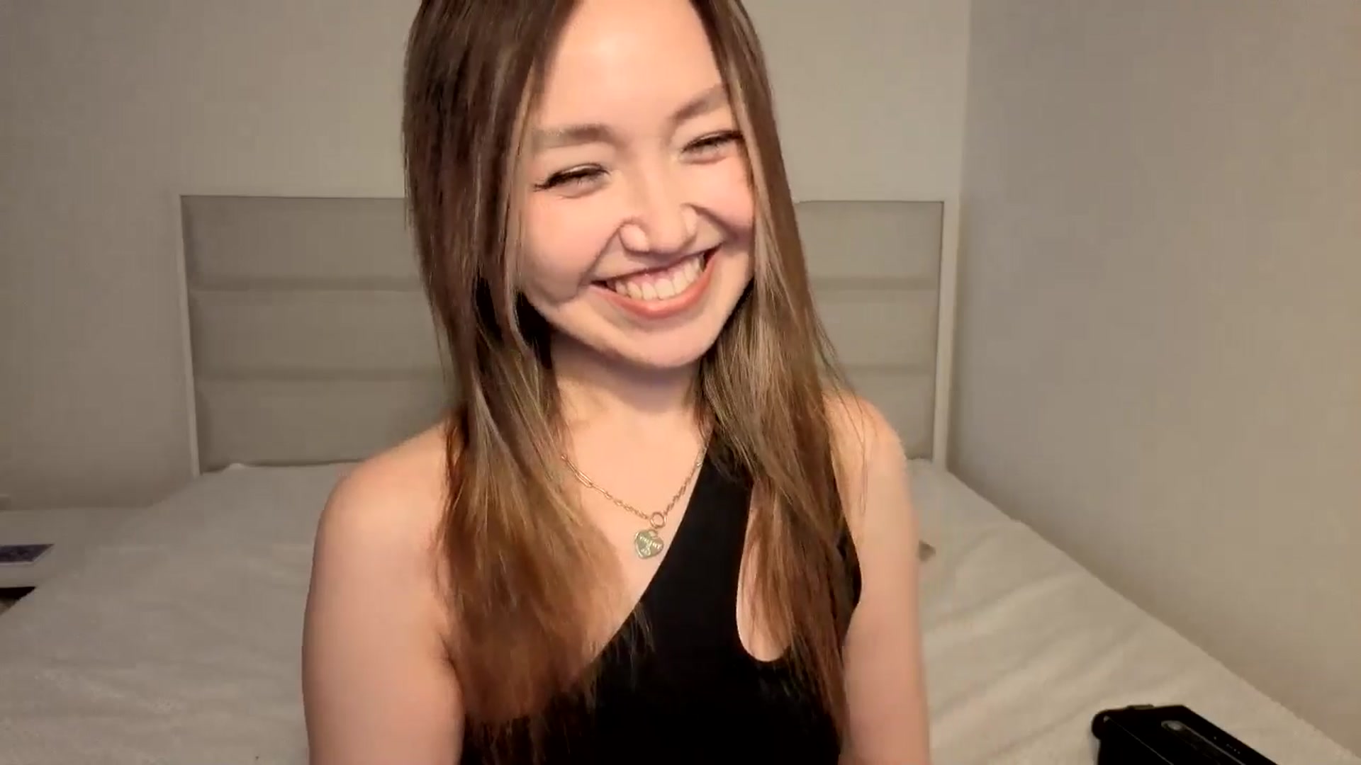 Gallery image thumbnail from Mellifluous_'s myfreecams stream on, 04/12/2026, 09:11 image 19 of 20