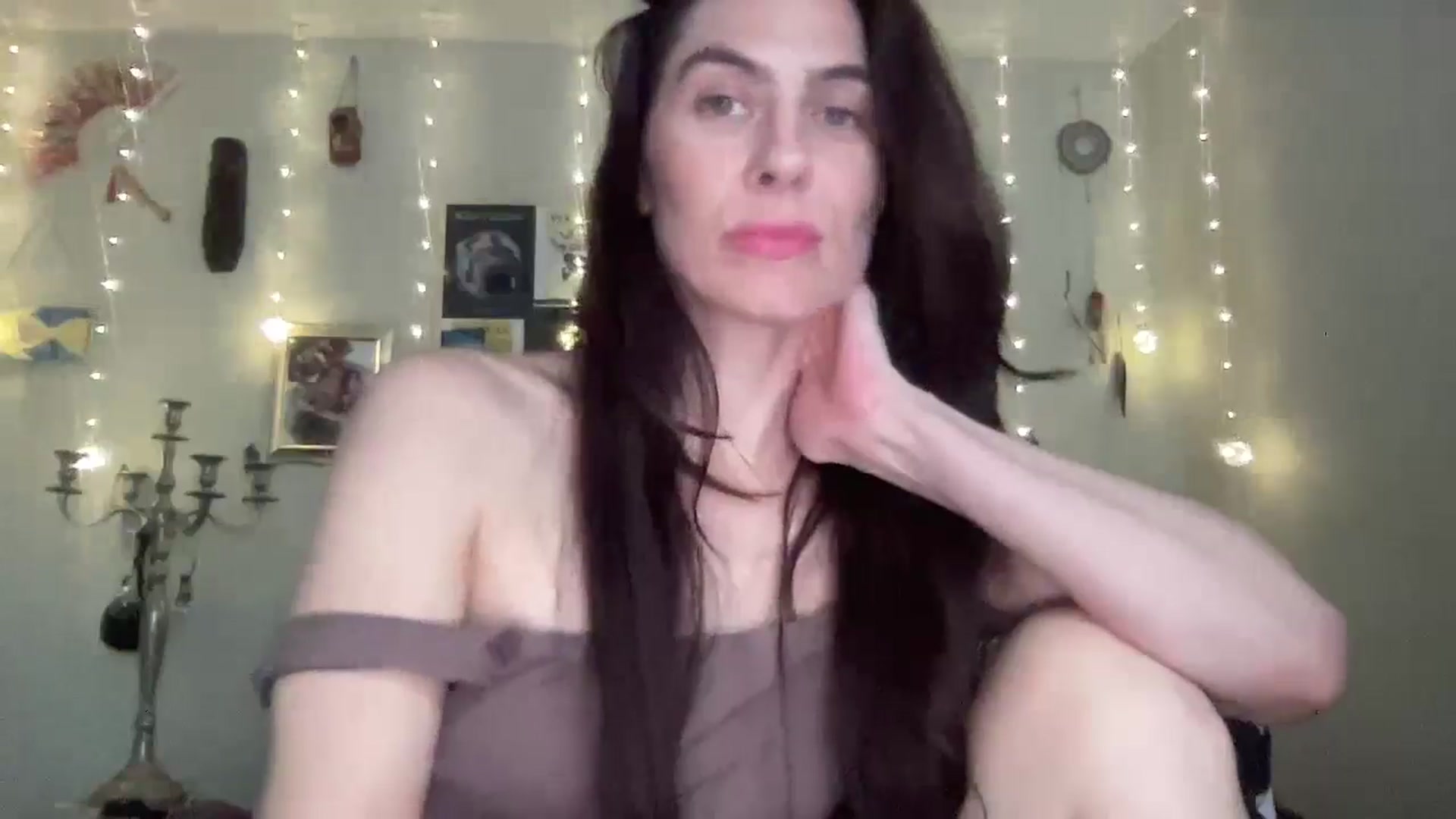 Gallery image thumbnail from MelodieMettle's myfreecams stream on, 08/31/2024, 15:38 image 14 of 20