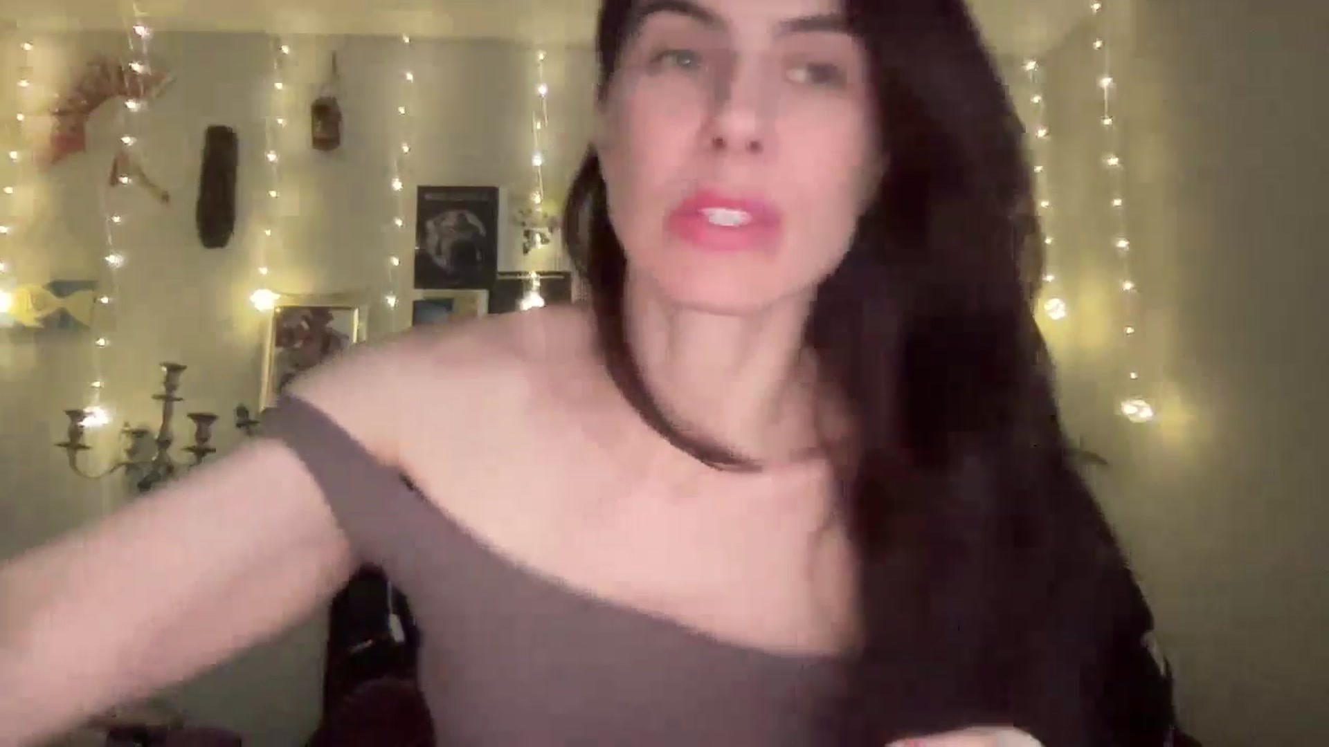 Gallery image thumbnail from MelodieMettle's myfreecams stream on, 08/31/2024, 15:38 image 4 of 20