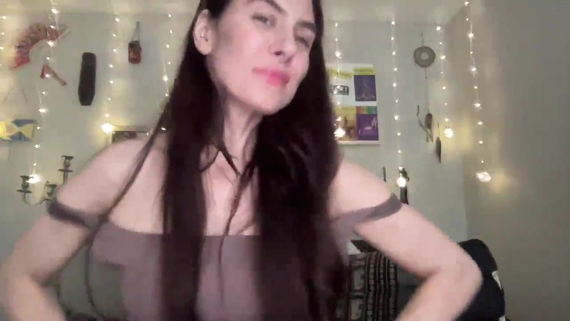 Gallery image thumbnail from MelodieMettle's myfreecams stream on, 08/31/2024, 15:57 image 15 of 20