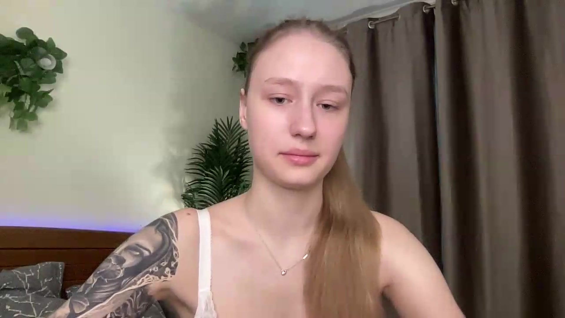 Gallery image thumbnail from Melody_Sabre's myfreecams stream on, 08/17/2026, 08:59 image 4 of 20