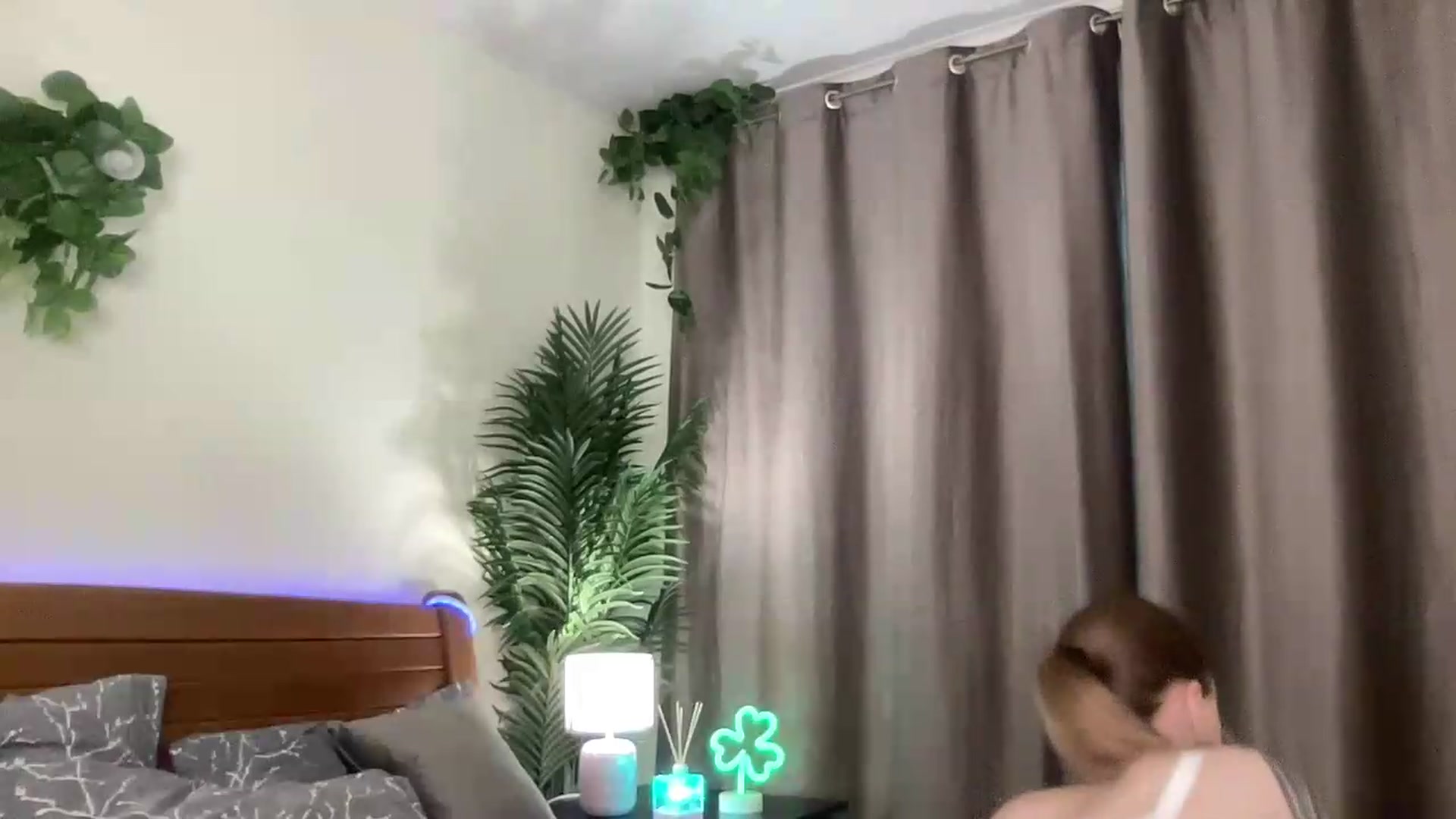 Gallery image thumbnail from Melody_Sabre's myfreecams stream on, 08/17/2026, 08:59 image 8 of 20