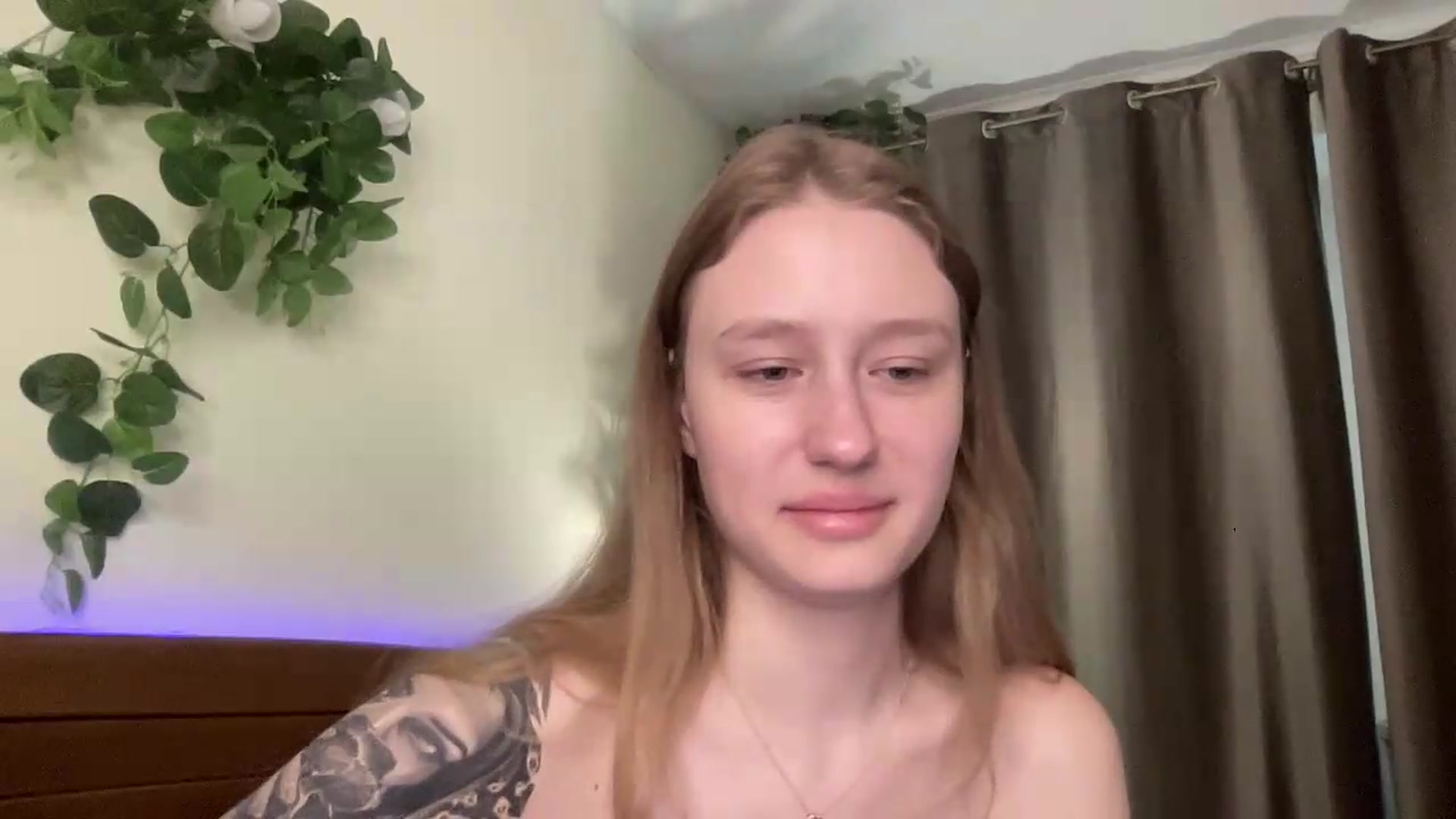 Gallery image thumbnail from Melody_Sabre's myfreecams stream on, 08/17/2026, 12:40 image 7 of 20