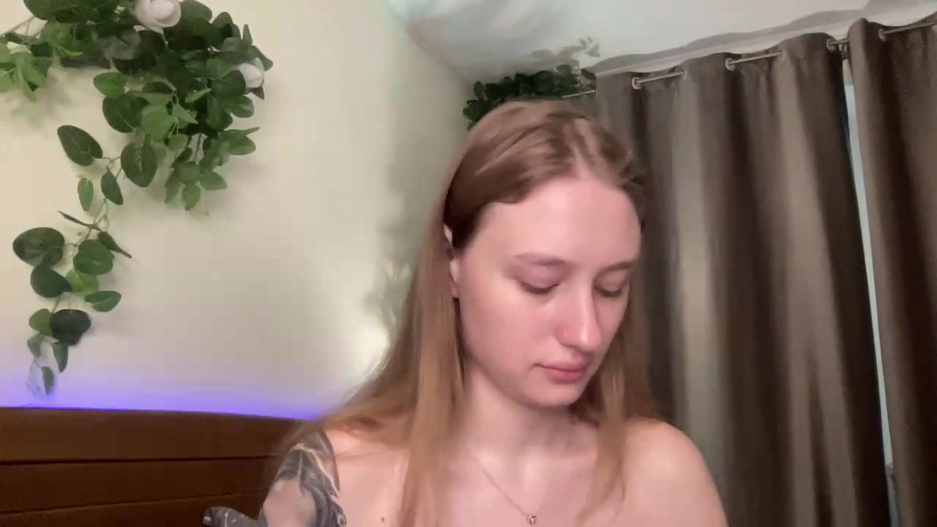 Gallery image thumbnail from Melody_Sabre's myfreecams stream on, 08/17/2026, 12:40 image 6 of 20