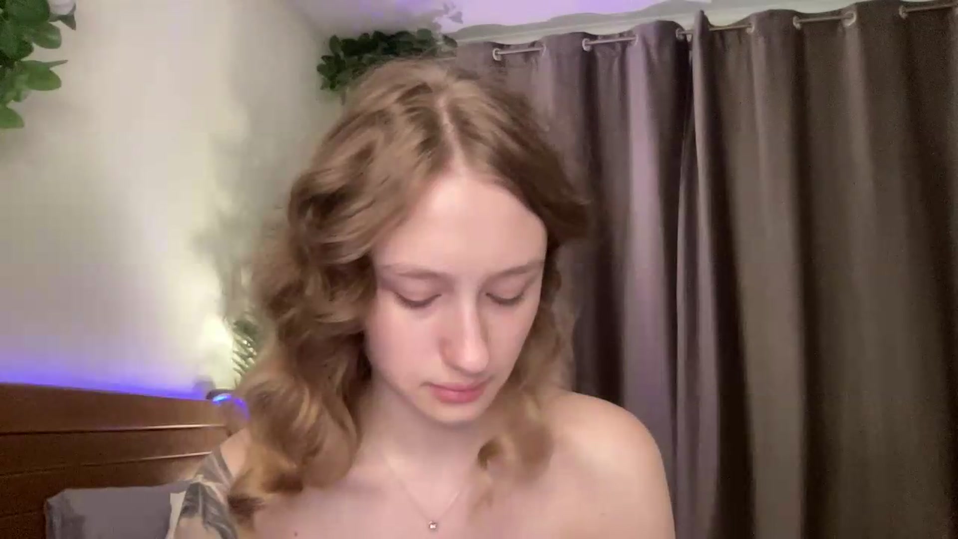 Gallery image thumbnail from Melody_Sabre's myfreecams stream on, 08/18/2026, 09:45 image 12 of 20