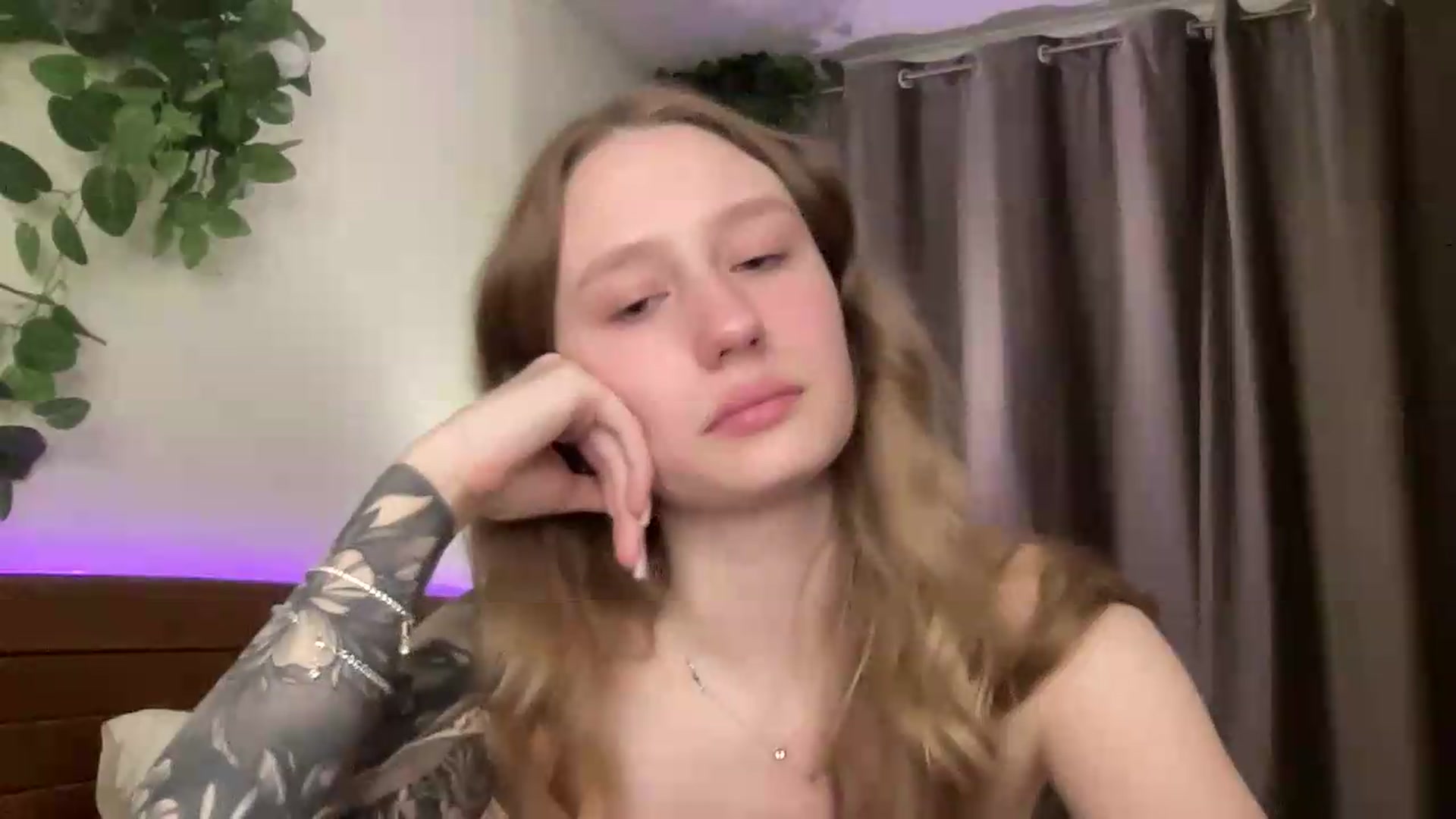 Gallery image thumbnail from Melody_Sabre's myfreecams stream on, 08/18/2026, 22:43 image 13 of 20