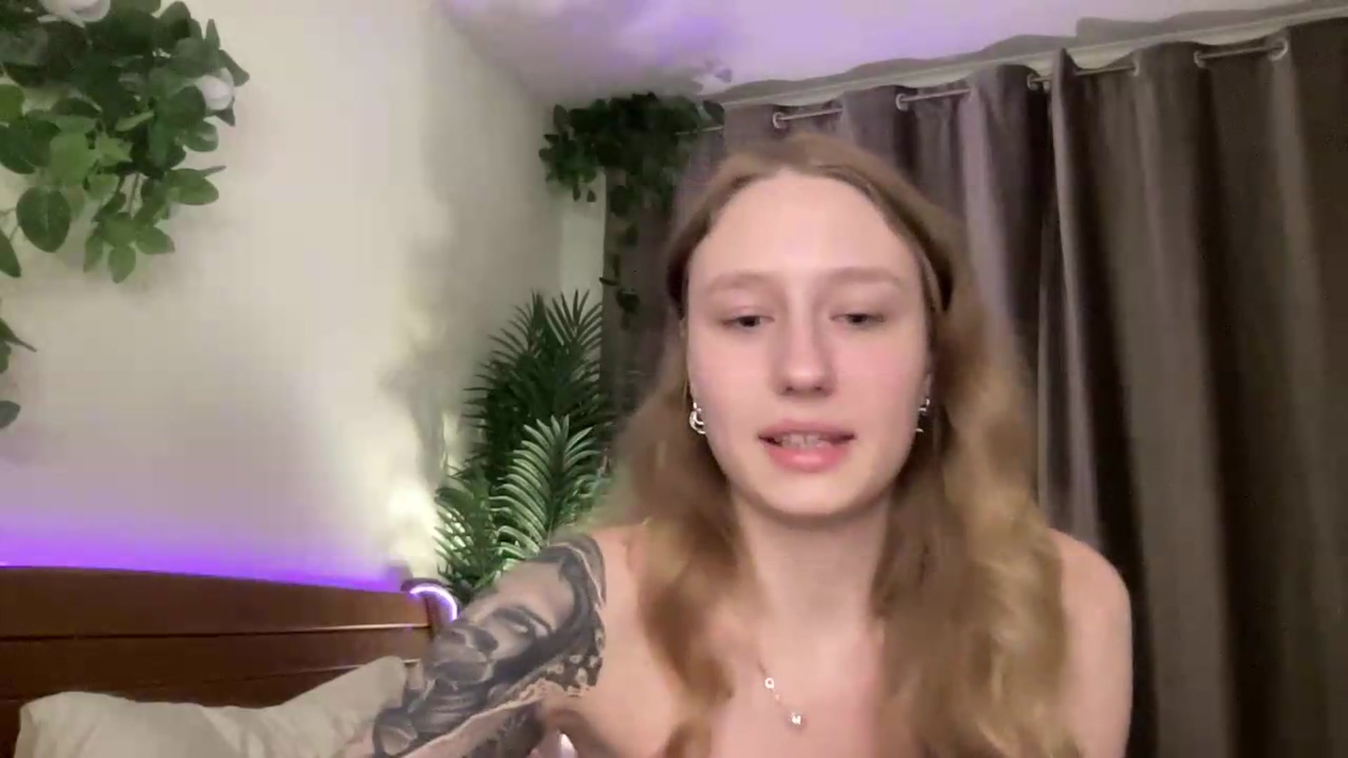 Gallery image thumbnail from Melody_Sabre's myfreecams stream on, 08/18/2026, 23:54 image 12 of 20