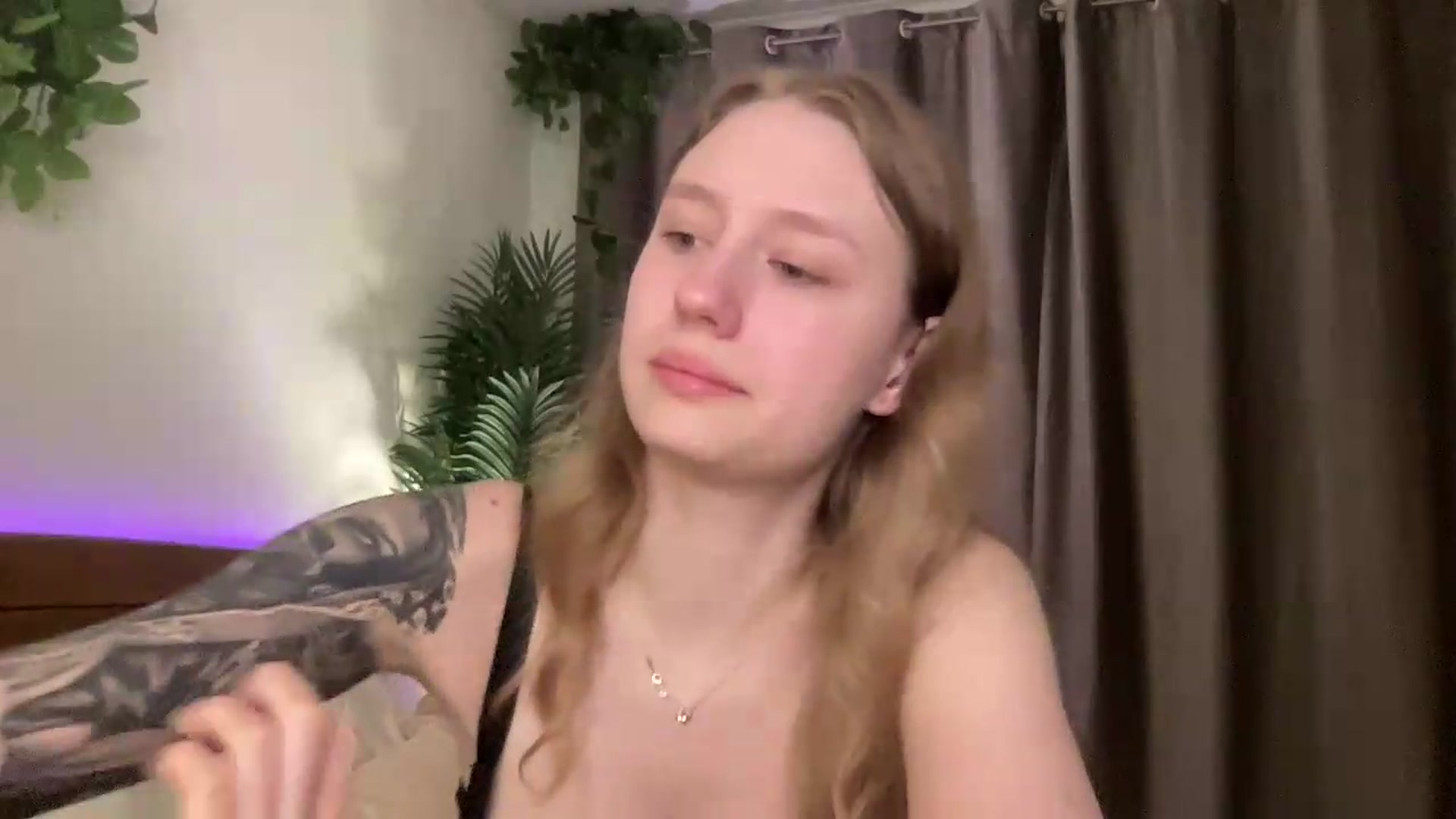 Gallery image thumbnail from Melody_Sabre's myfreecams stream on, 08/18/2026, 23:54 image 16 of 20