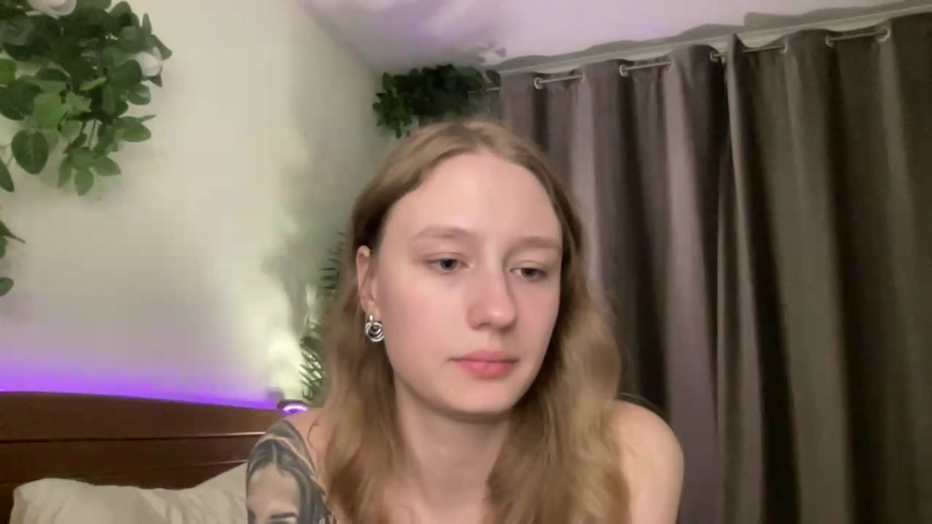 Gallery image thumbnail from Melody_Sabre's myfreecams stream on, 08/18/2026, 23:54 image 13 of 20