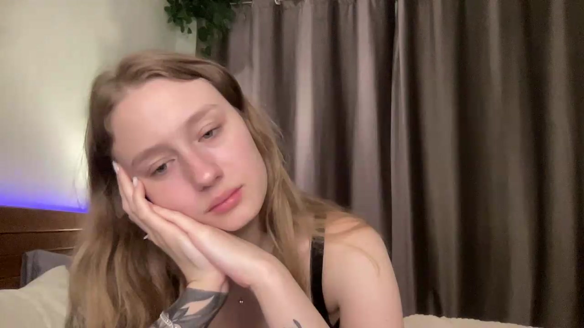 Gallery image thumbnail from Melody_Sabre's myfreecams stream on, 08/19/2026, 13:01 image 14 of 20