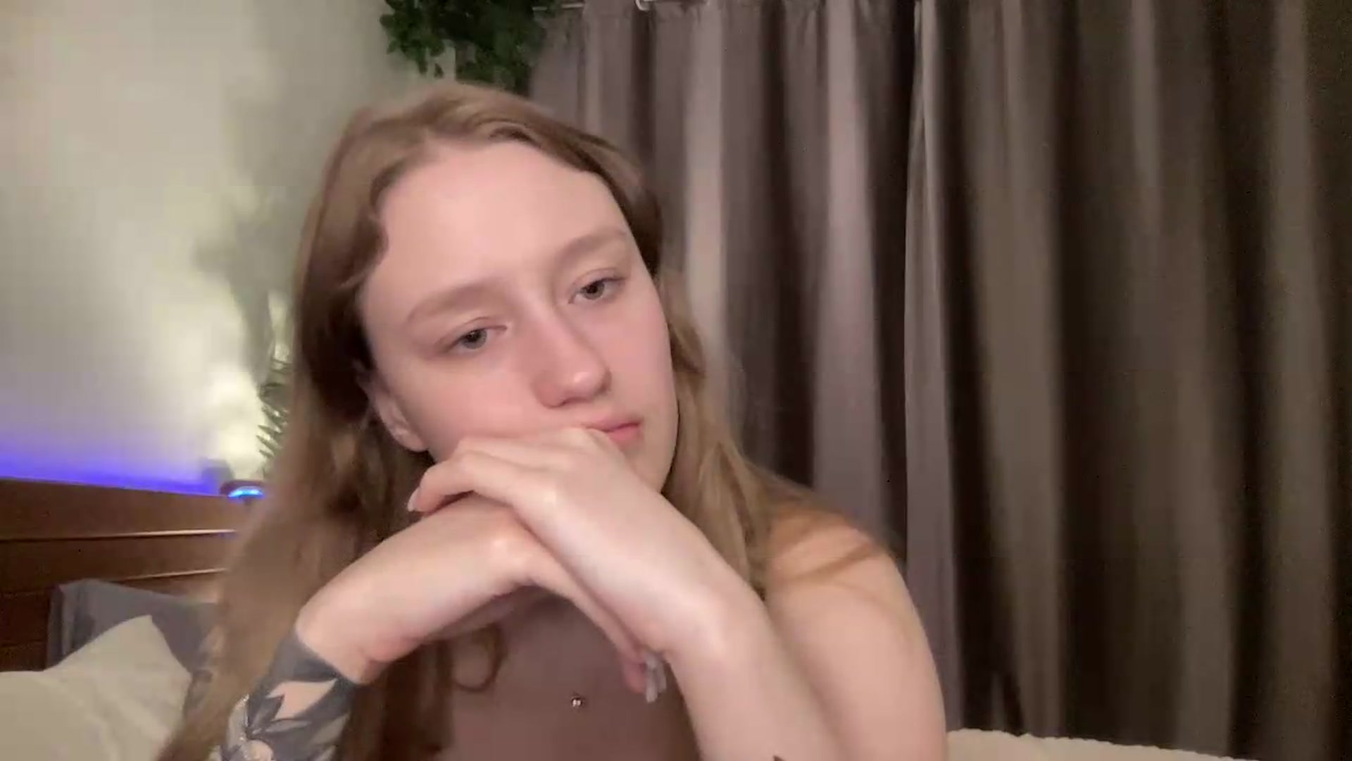 Gallery image thumbnail from Melody_Sabre's myfreecams stream on, 08/19/2026, 13:01 image 15 of 20