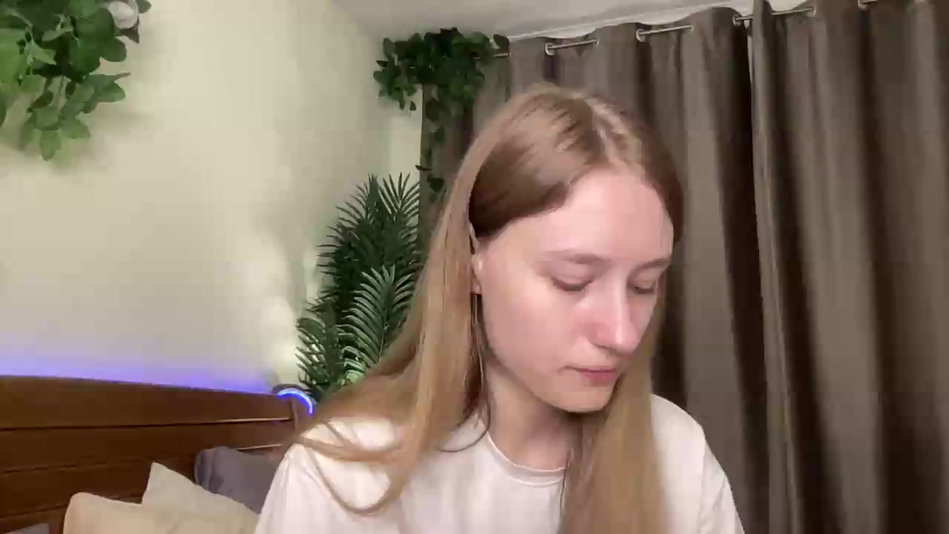 Gallery image thumbnail from Melody_Sabre's myfreecams stream on, 08/20/2026, 13:49 image 1 of 20