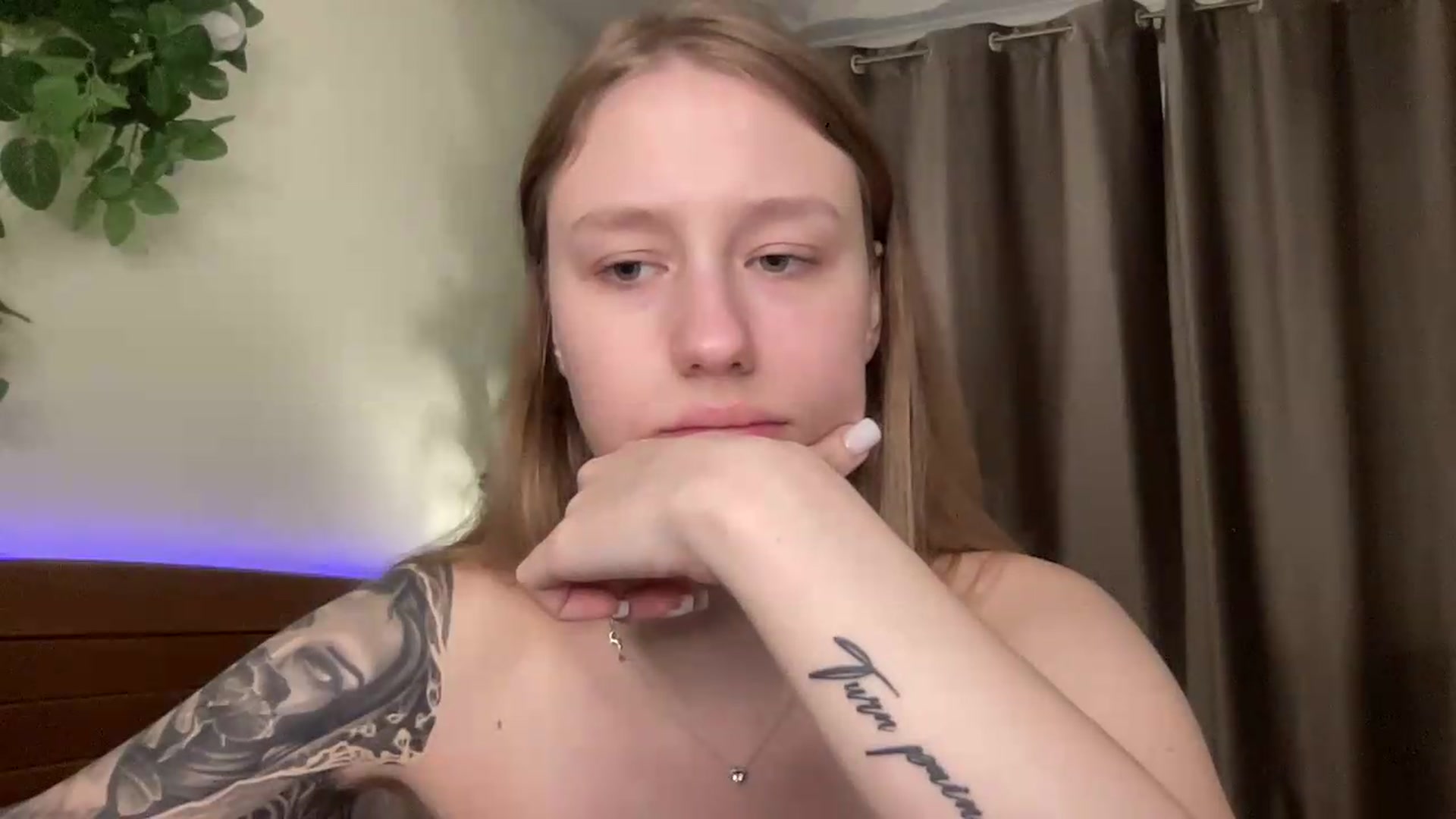 Gallery image thumbnail from Melody_Sabre's myfreecams stream on, 08/20/2026, 14:11 image 9 of 20