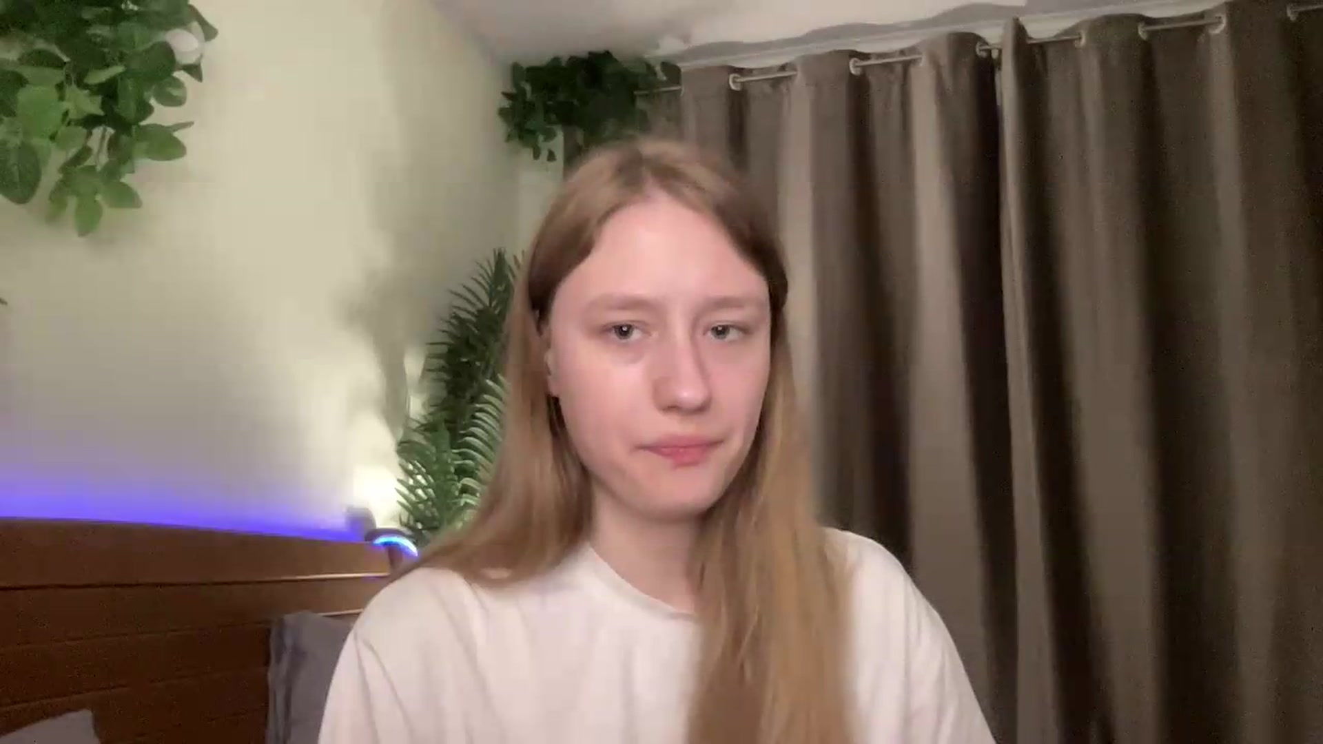 Gallery image thumbnail from Melody_Sabre's myfreecams stream on, 08/20/2026, 15:57 image 16 of 20