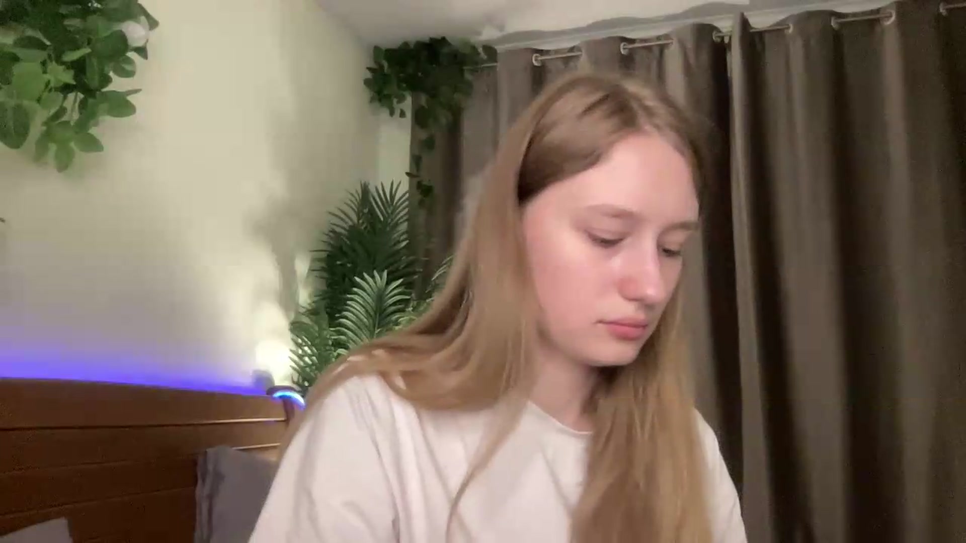 Gallery image thumbnail from Melody_Sabre's myfreecams stream on, 08/20/2026, 15:57 image 18 of 20