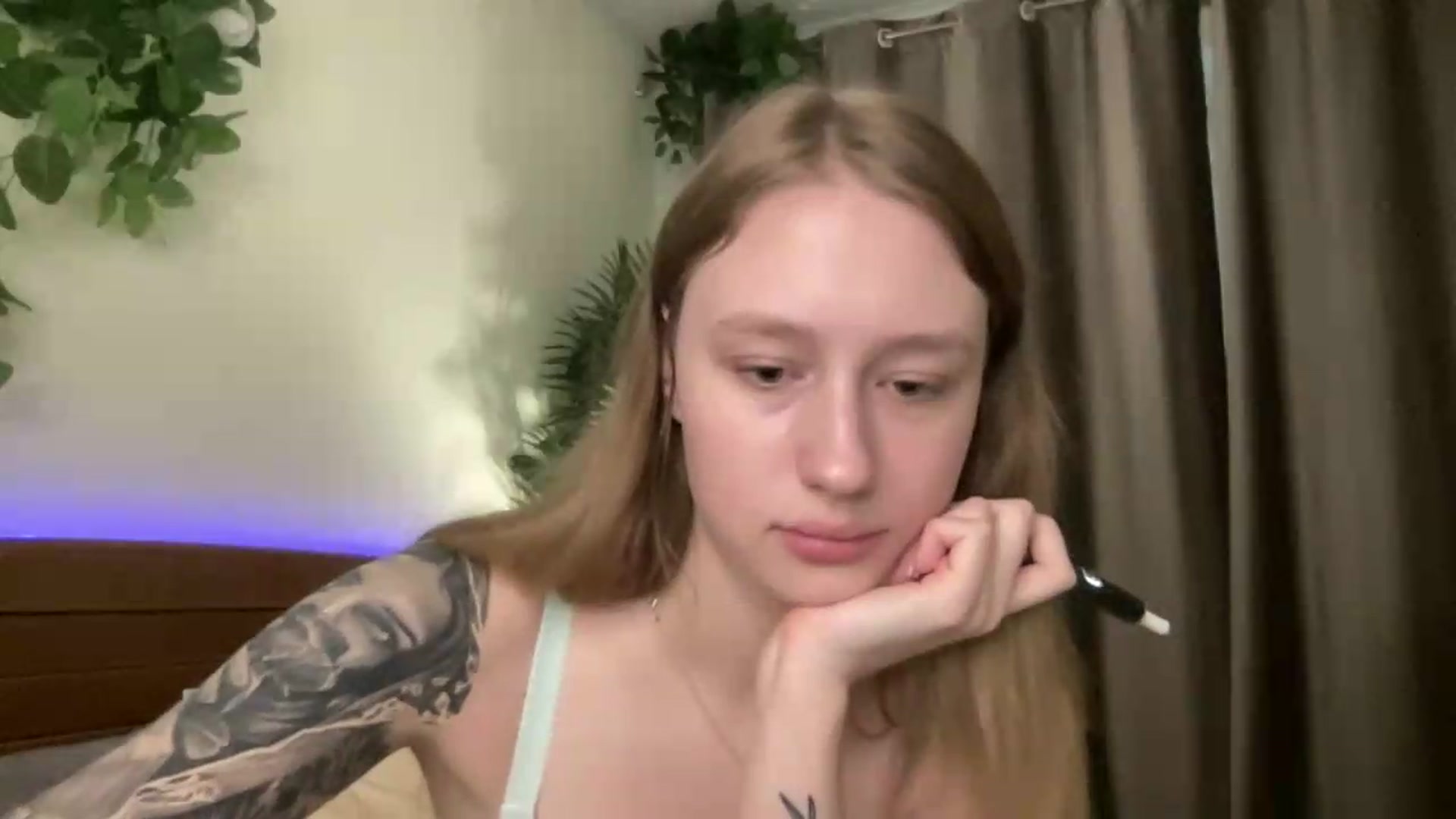 Gallery image thumbnail from Melody_Sabre's myfreecams stream on, 08/21/2026, 10:31 image 14 of 20