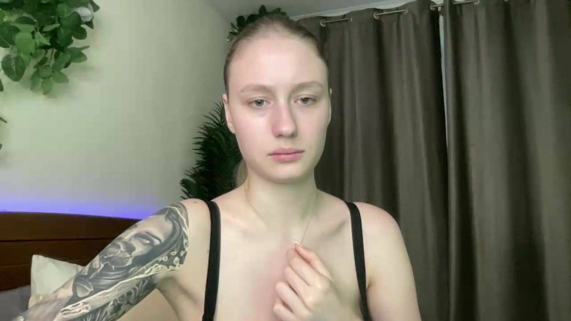 Gallery image thumbnail from Melody_Sabre's myfreecams stream on, 08/22/2026, 11:51 image 11 of 20