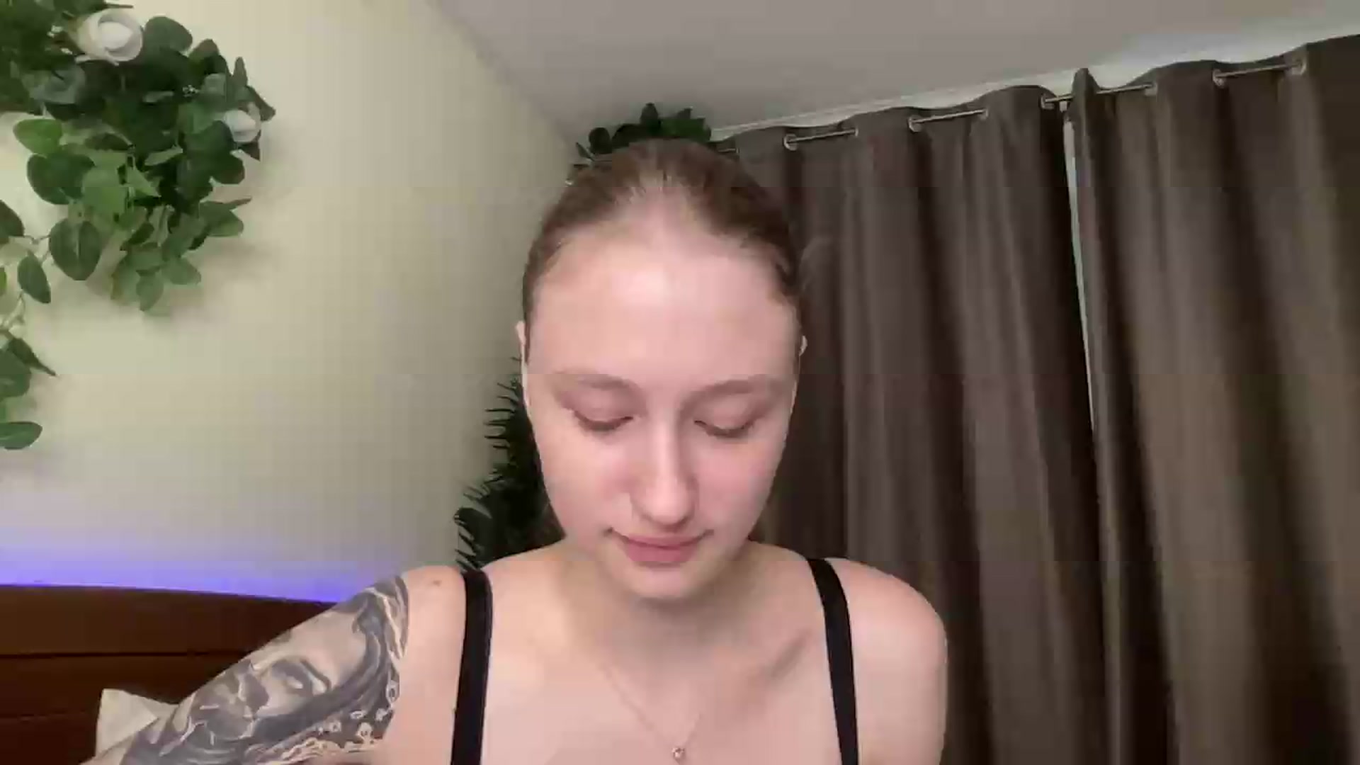 Gallery image thumbnail from Melody_Sabre's myfreecams stream on, 08/22/2026, 12:40 image 16 of 20