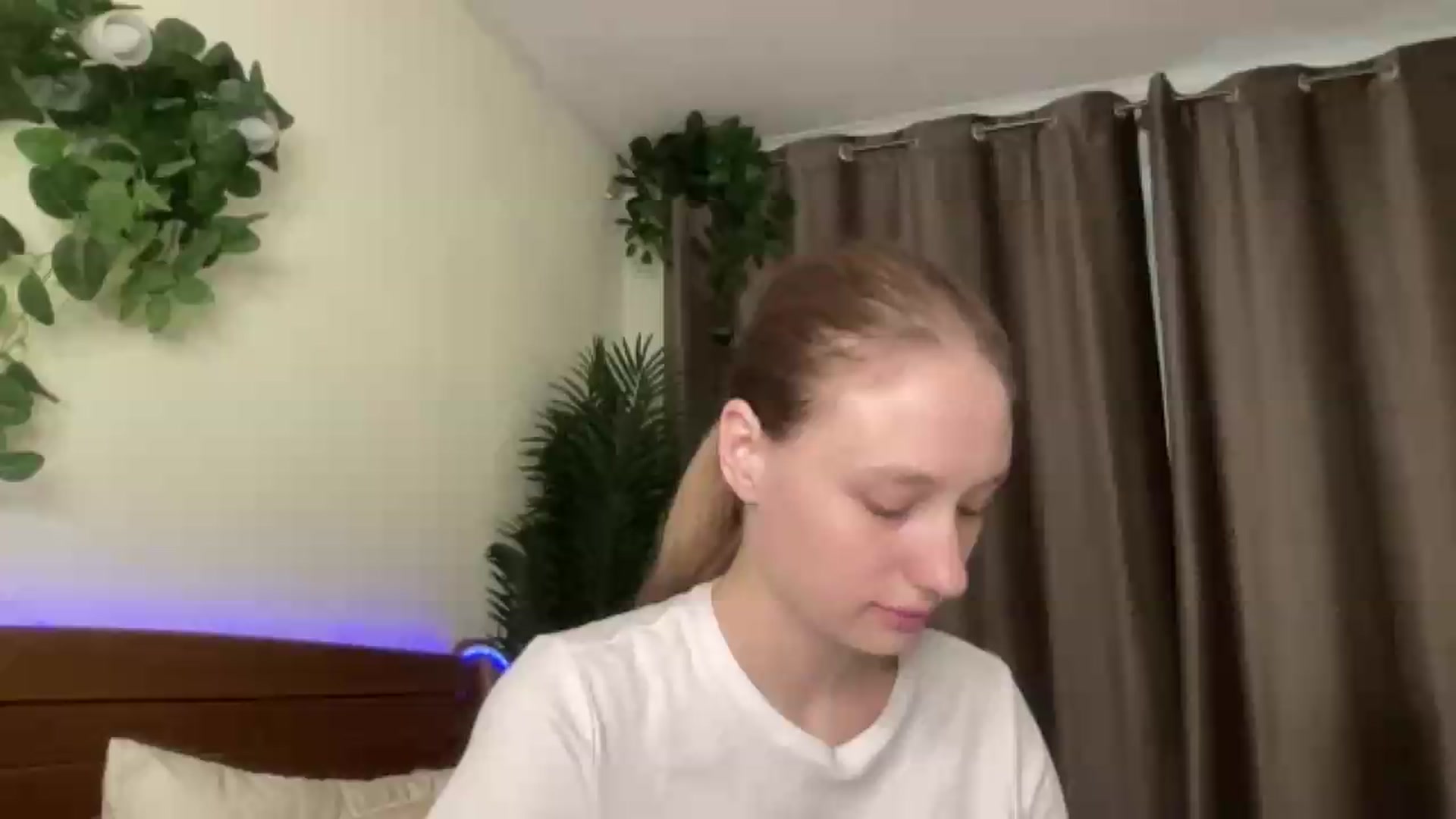 Gallery image thumbnail from Melody_Sabre's myfreecams stream on, 08/22/2026, 12:40 image 18 of 20