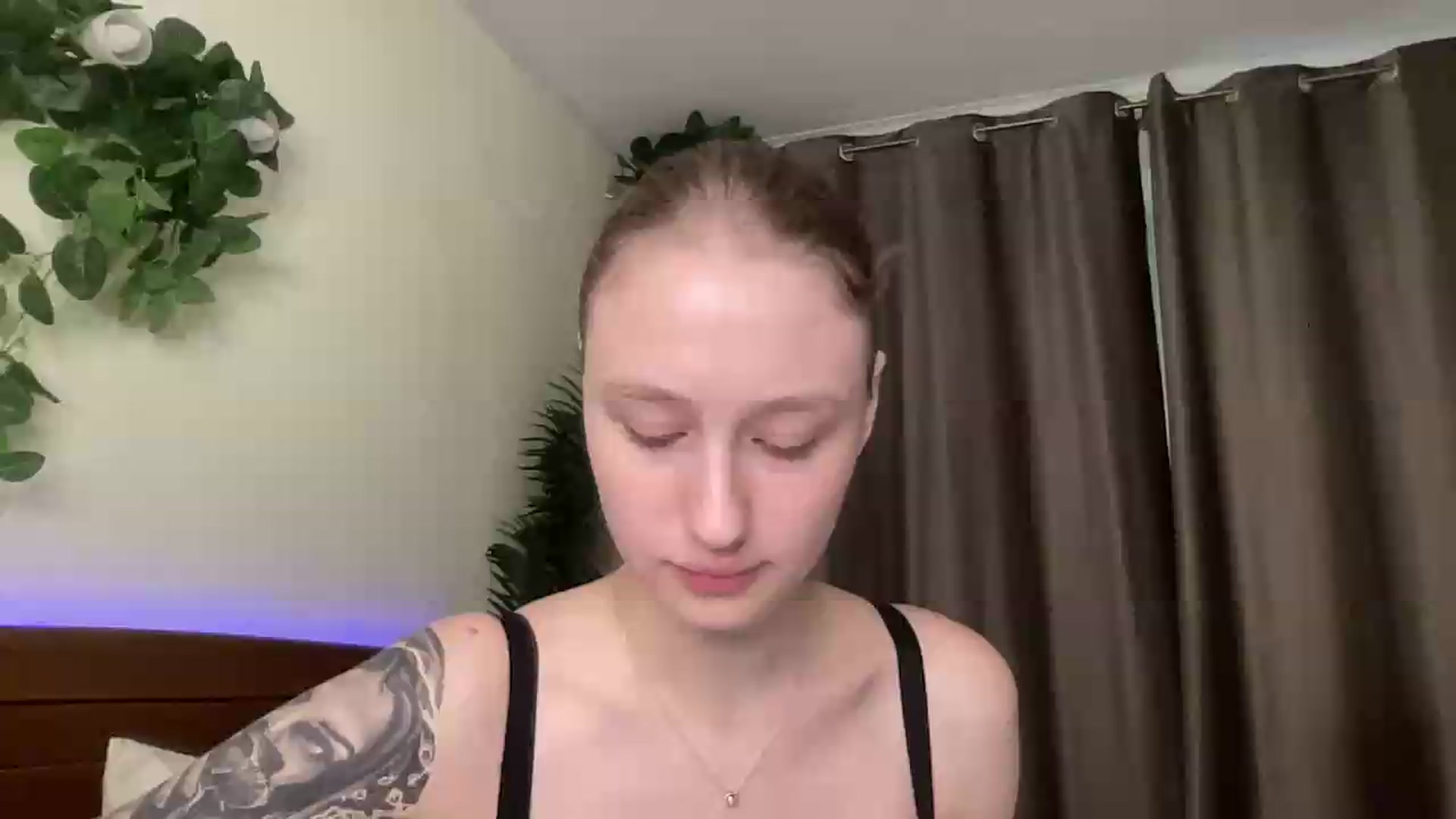 Gallery image thumbnail from Melody_Sabre's myfreecams stream on, 08/22/2026, 12:40 image 15 of 20