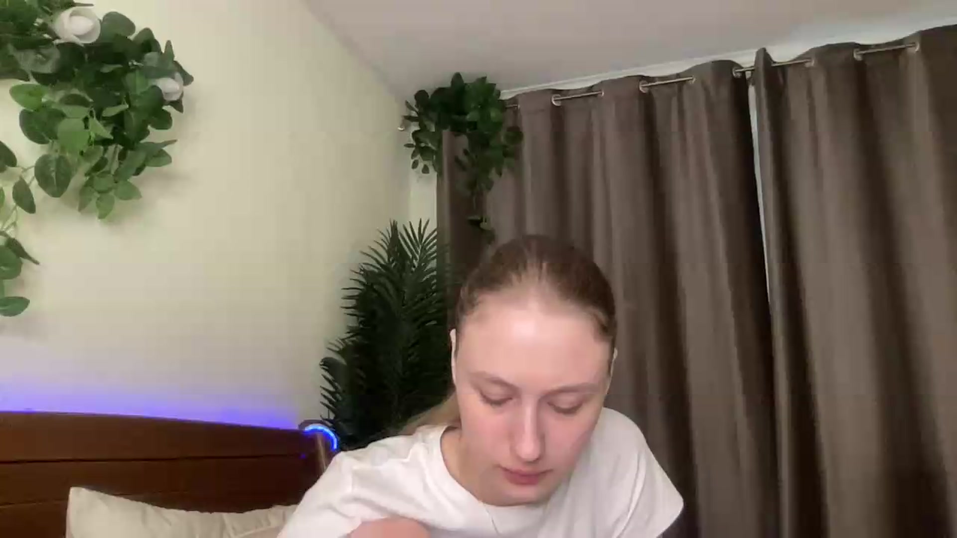 Gallery image thumbnail from Melody_Sabre's myfreecams stream on, 08/22/2026, 13:13 image 13 of 20