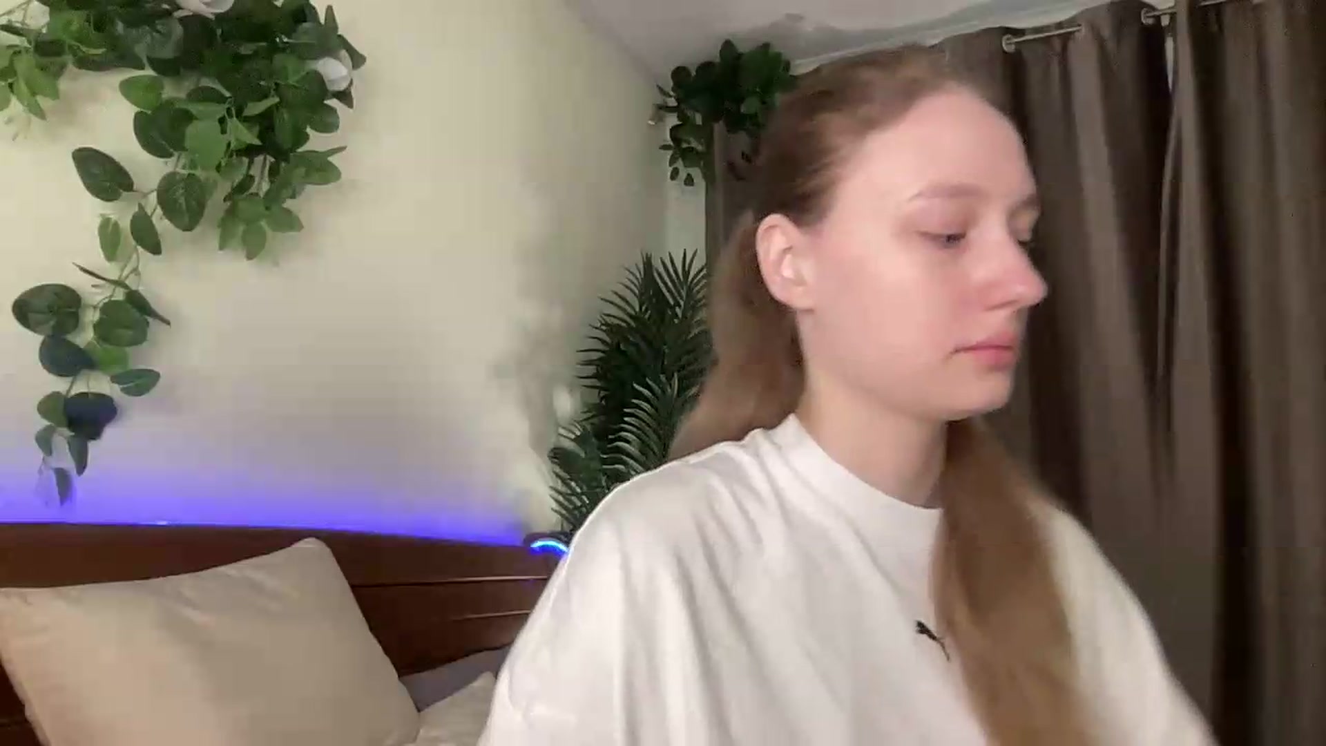 Gallery image thumbnail from Melody_Sabre's myfreecams stream on, 08/24/2026, 07:39 image 13 of 20