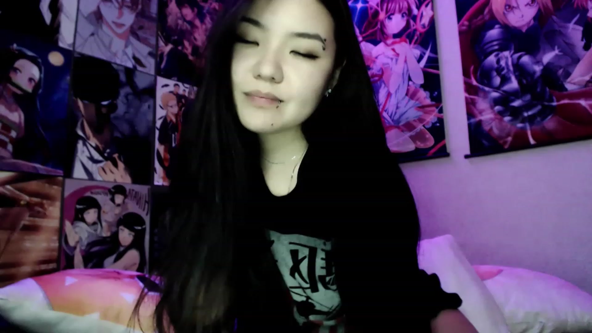 Gallery image thumbnail from Melody__K's myfreecams stream on, 12/22/2022, 14:41 image 3 of 20