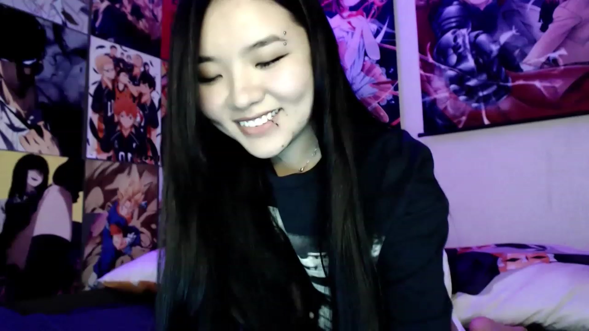 Gallery image thumbnail from Melody__K's myfreecams stream on, 02/11/2023, 17:10 image 2 of 20
