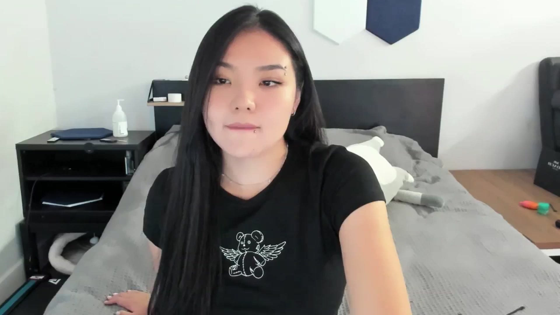 Gallery image thumbnail from Melody__K's myfreecams stream on, 09/13/2023, 21:23 image 18 of 20