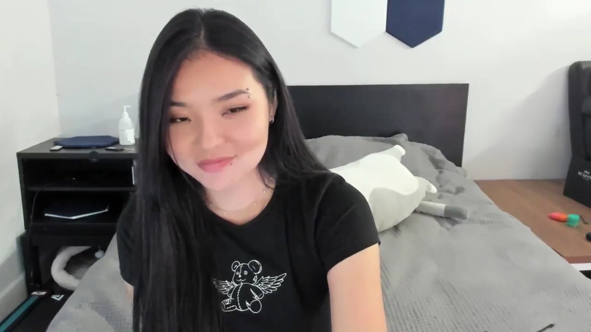 Gallery image thumbnail from Melody__K's myfreecams stream on, 09/13/2023, 21:23 image 17 of 20