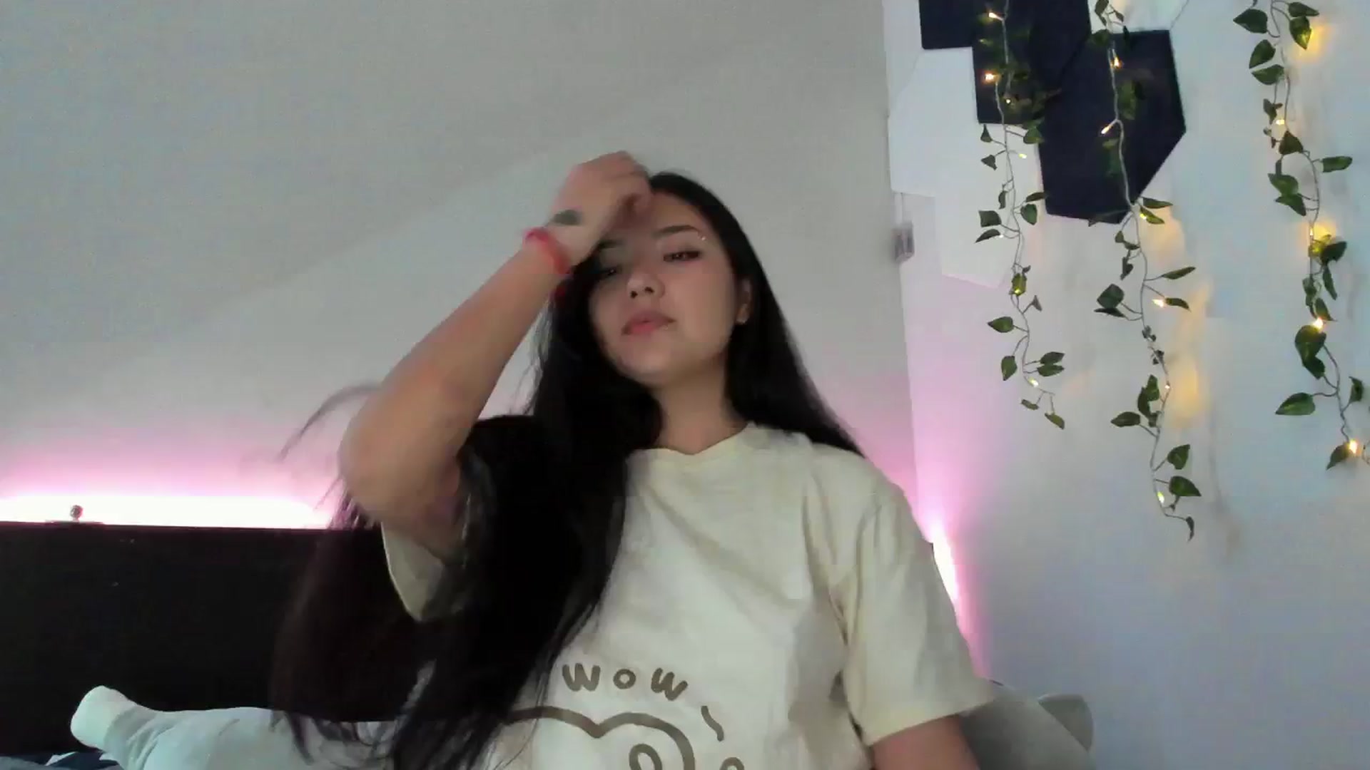 Gallery image thumbnail from Melody__K's myfreecams stream on, 10/11/2023, 02:35 image 7 of 20