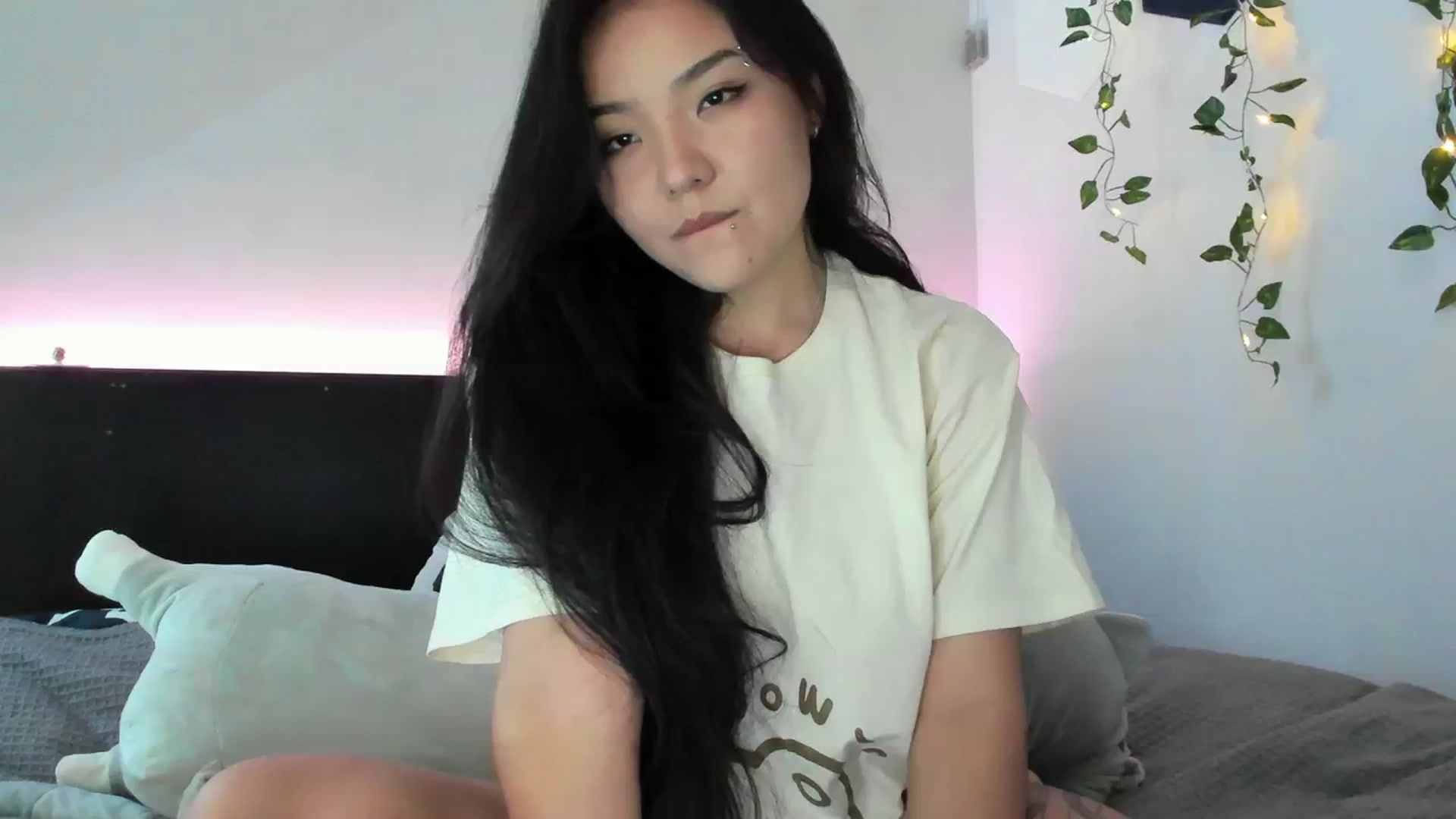 Gallery image thumbnail from Melody__K's myfreecams stream on, 10/11/2023, 02:35 image 2 of 20
