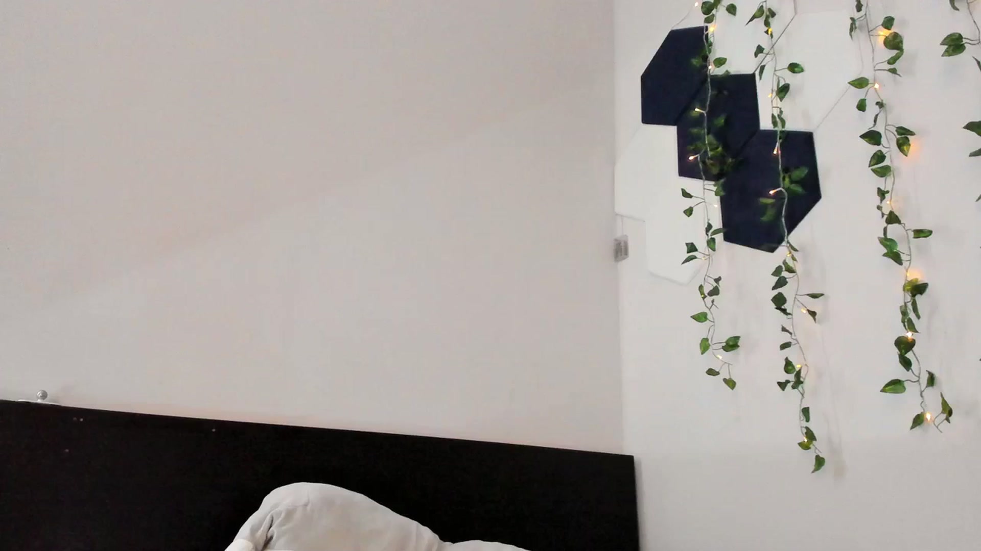 Gallery image thumbnail from Melody__K's myfreecams stream on, 10/13/2023, 04:06 image 1 of 20