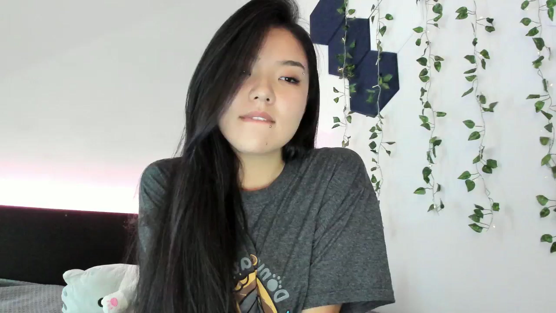 Gallery image thumbnail from Melody__K's myfreecams stream on, 10/19/2023, 03:31 image 11 of 20