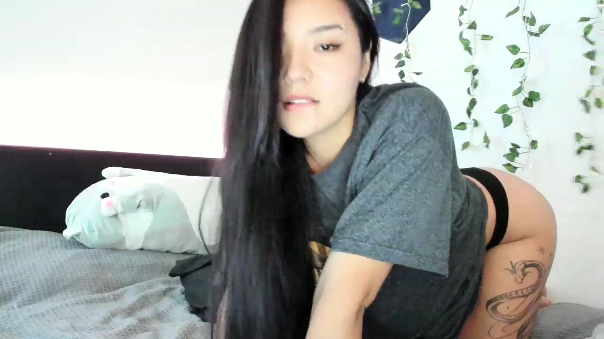 Gallery image thumbnail from Melody__K's myfreecams stream on, 10/19/2023, 03:31 image 5 of 20