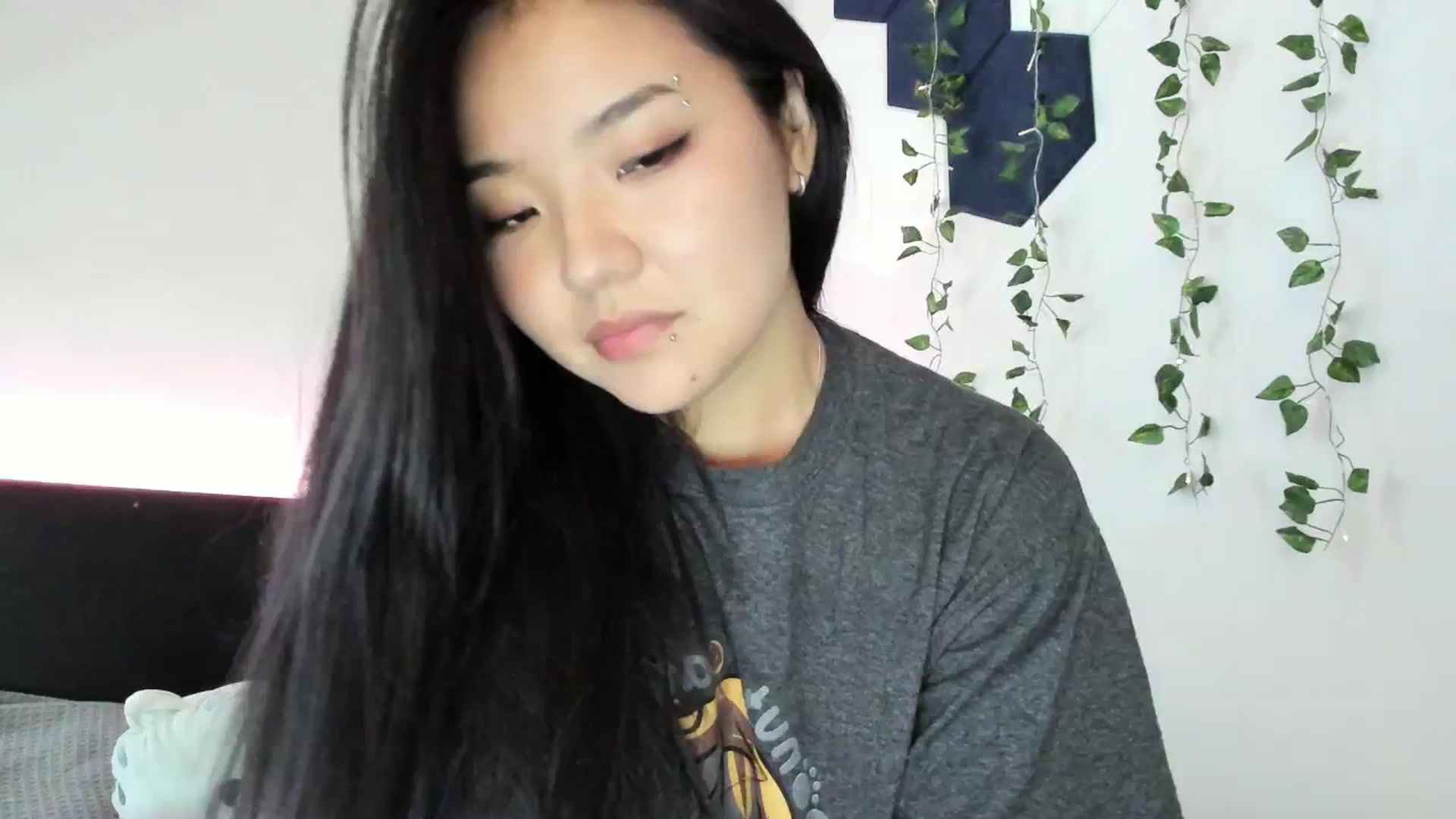 Gallery image thumbnail from Melody__K's myfreecams stream on, 10/19/2023, 03:31 image 16 of 20
