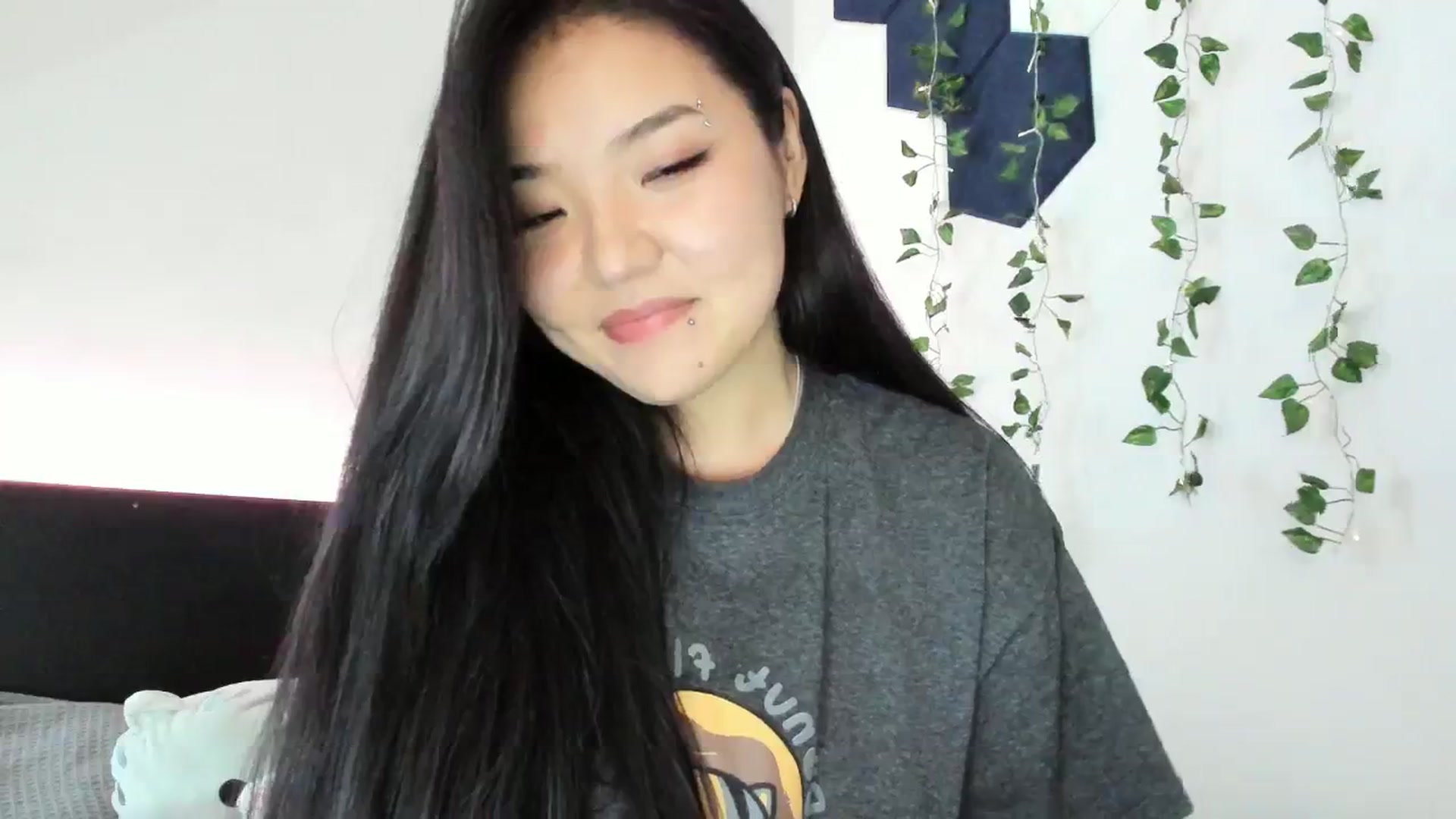 Gallery image thumbnail from Melody__K's myfreecams stream on, 10/19/2023, 03:31 image 18 of 20