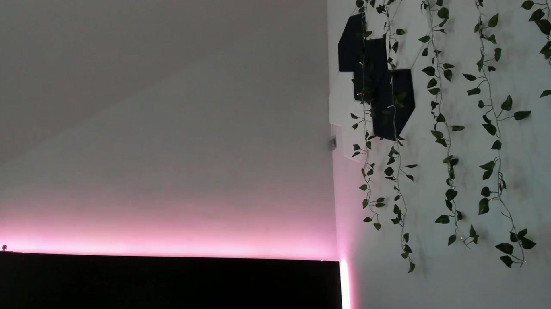 Gallery image thumbnail from Melody__K's myfreecams stream on, 10/21/2023, 06:36 image 4 of 20