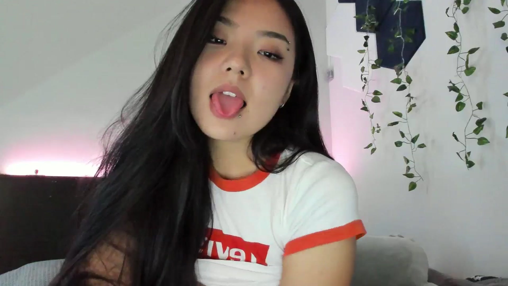 Gallery image thumbnail from Melody__K's myfreecams stream on, 10/26/2023, 03:57 image 17 of 20