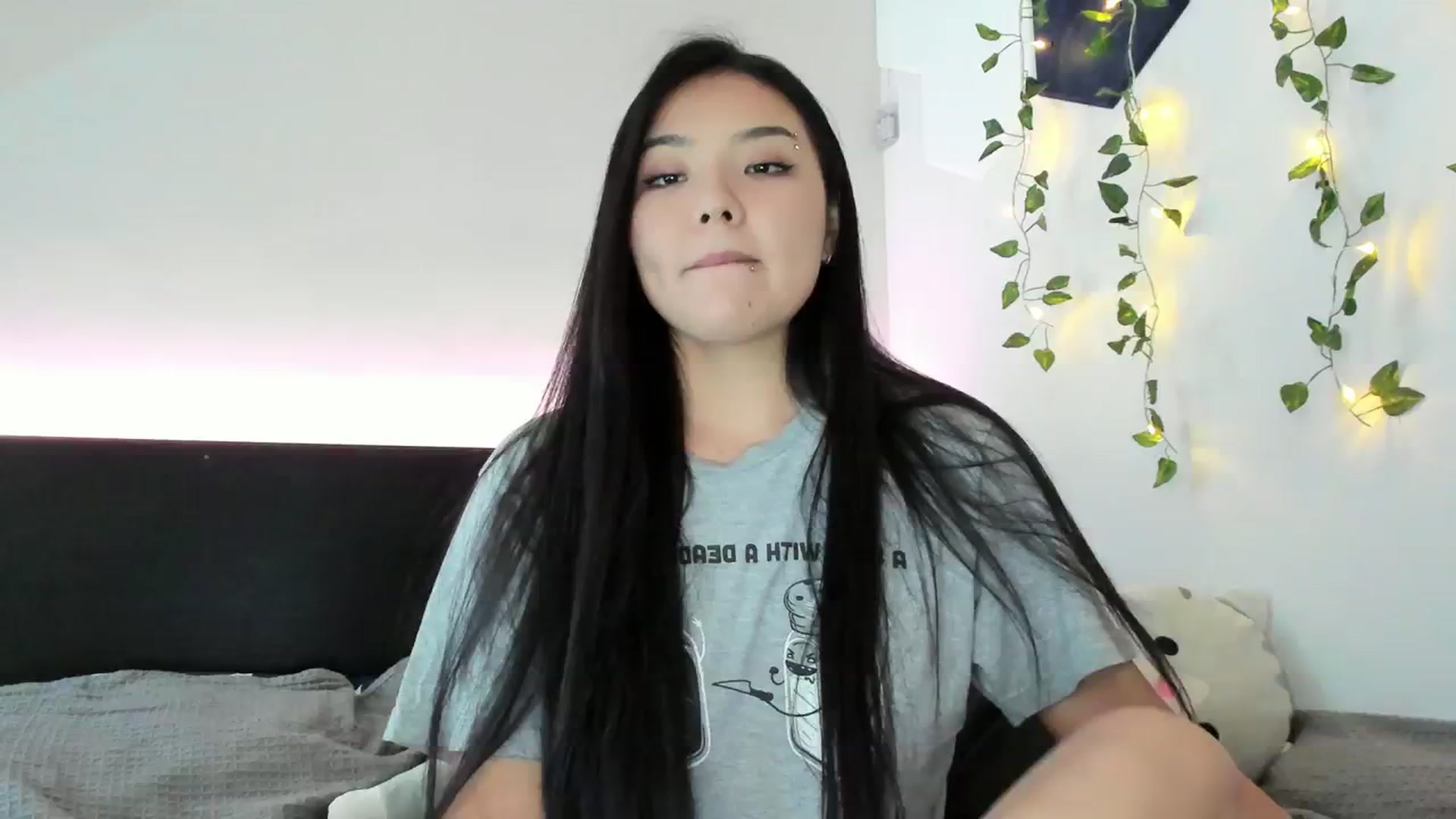 Gallery image thumbnail from Melody__K's myfreecams stream on, 11/03/2023, 04:25 image 1 of 20
