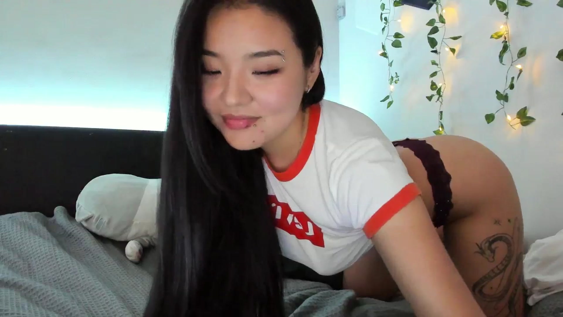 Gallery image thumbnail from Melody__K's myfreecams stream on, 11/07/2023, 05:33 image 12 of 20