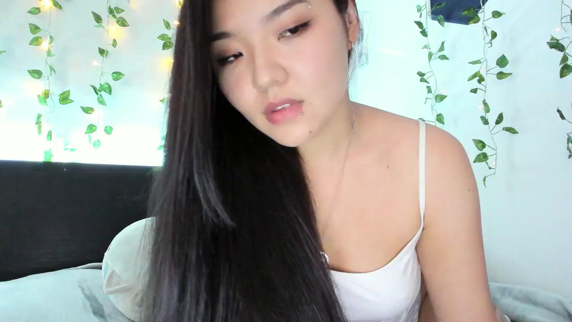 Gallery image thumbnail from Melody__K's myfreecams stream on, 11/18/2023, 05:48 image 10 of 20