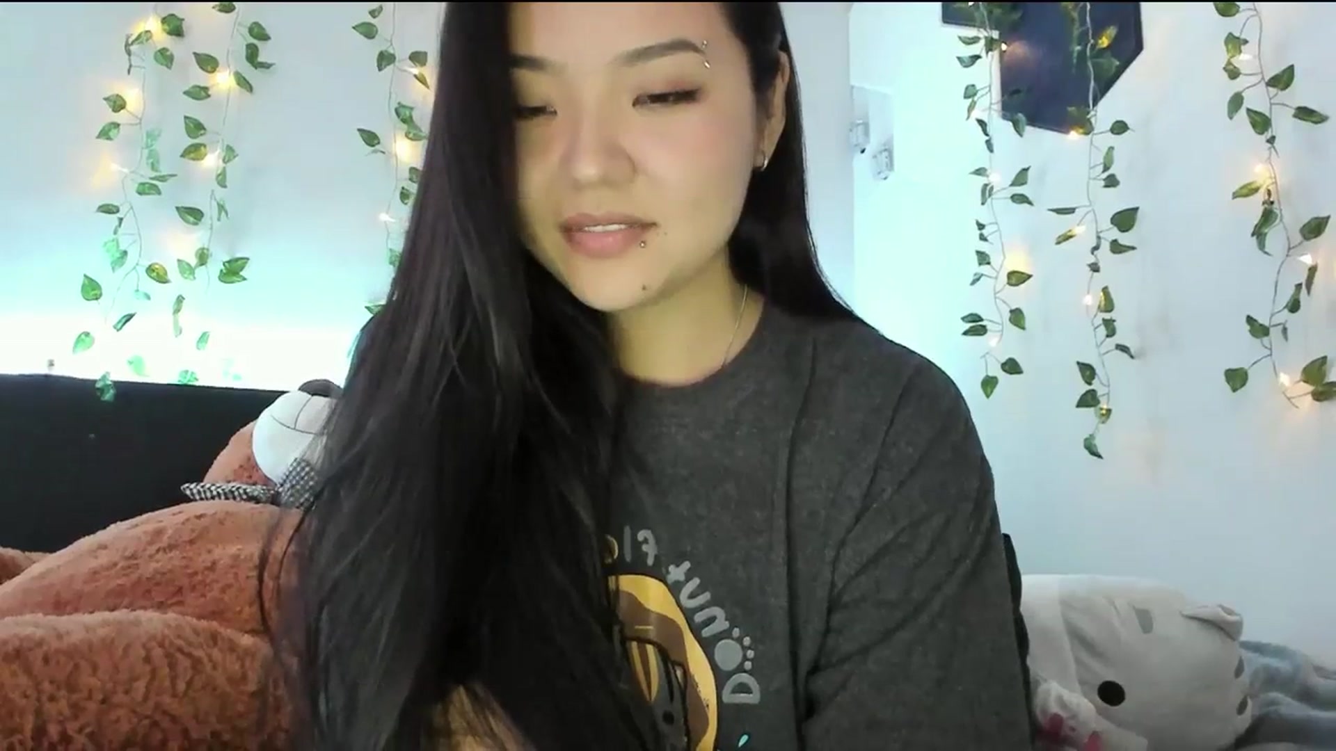 Gallery image thumbnail from Melody__K's myfreecams stream on, 12/06/2023, 06:45 image 11 of 20