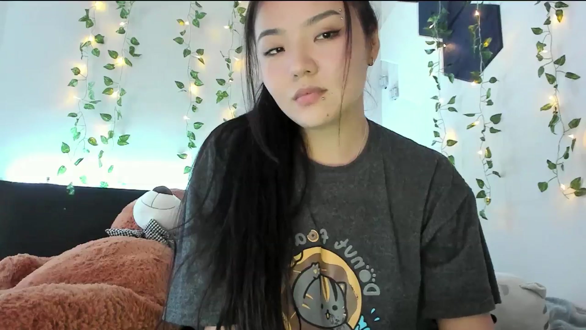 Gallery image thumbnail from Melody__K's myfreecams stream on, 12/06/2023, 06:45 image 6 of 20