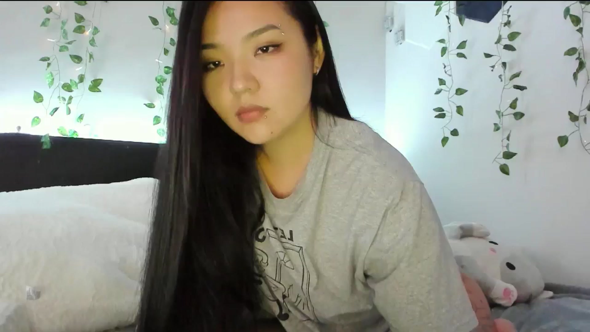 Gallery image thumbnail from Melody__K's myfreecams stream on, 12/18/2023, 06:40 image 1 of 20
